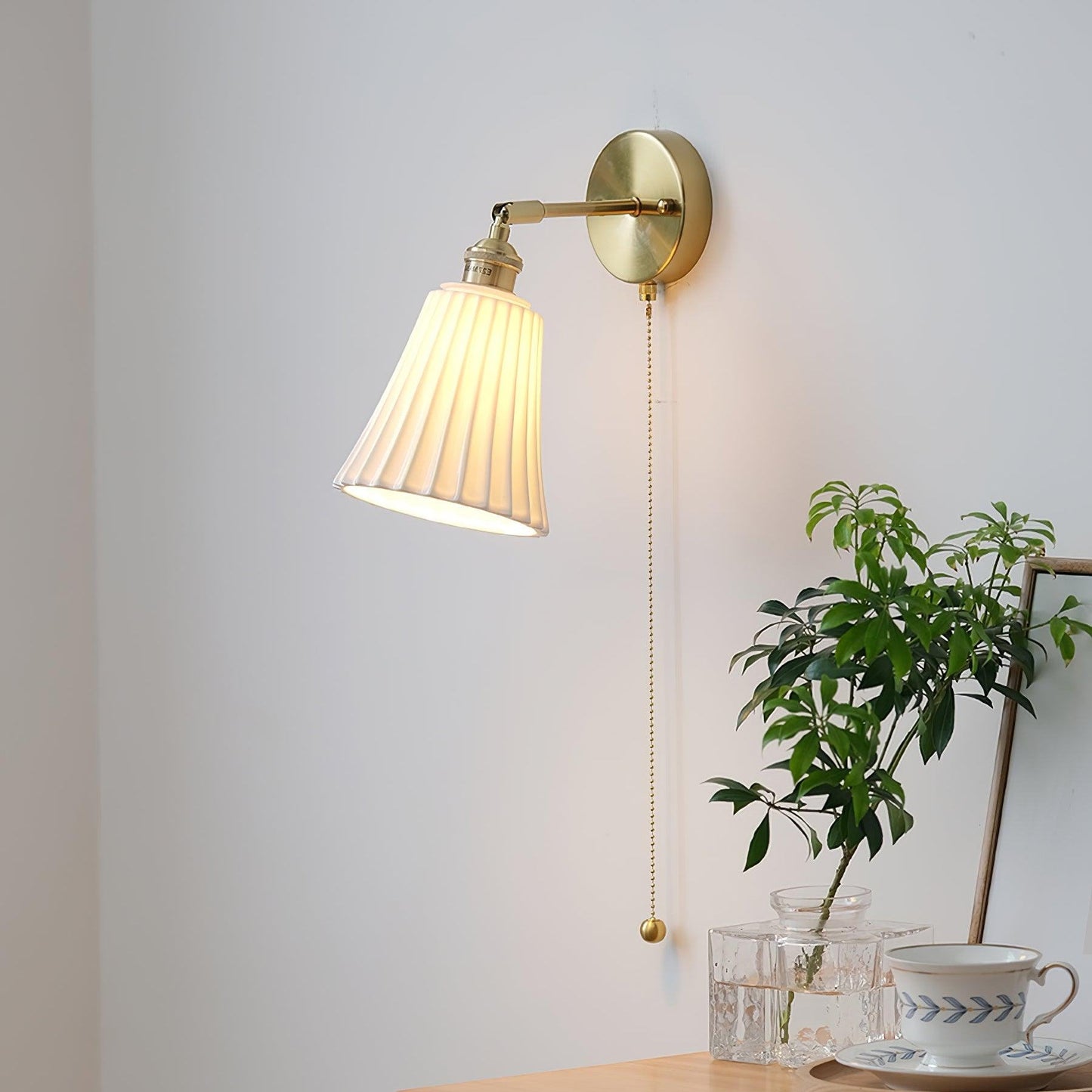 Aethole | Handgemaakte Keramische Vintage Messing Geprofileerde Wandlamp
