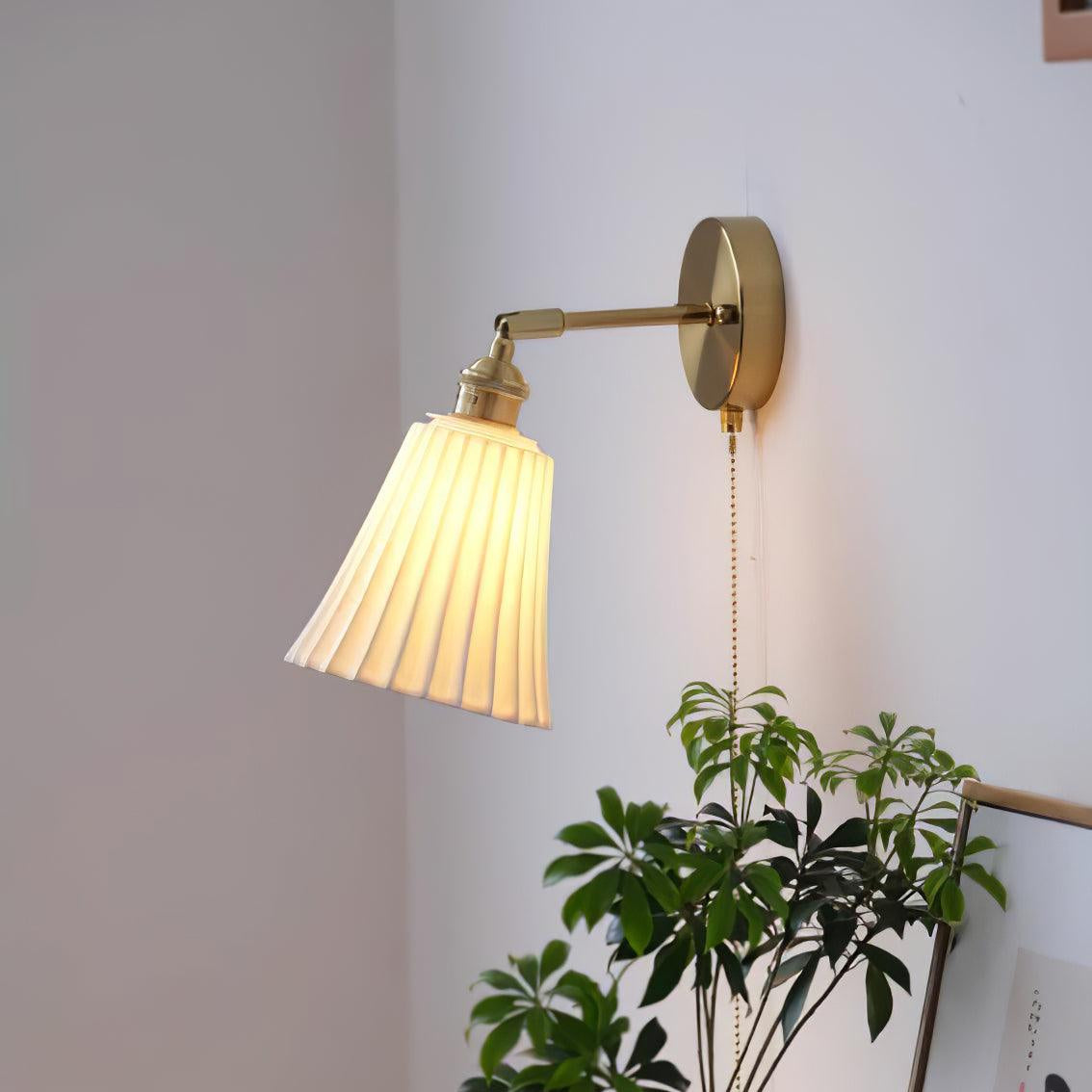 Aethole | Handgemaakte Keramische Vintage Messing Geprofileerde Wandlamp