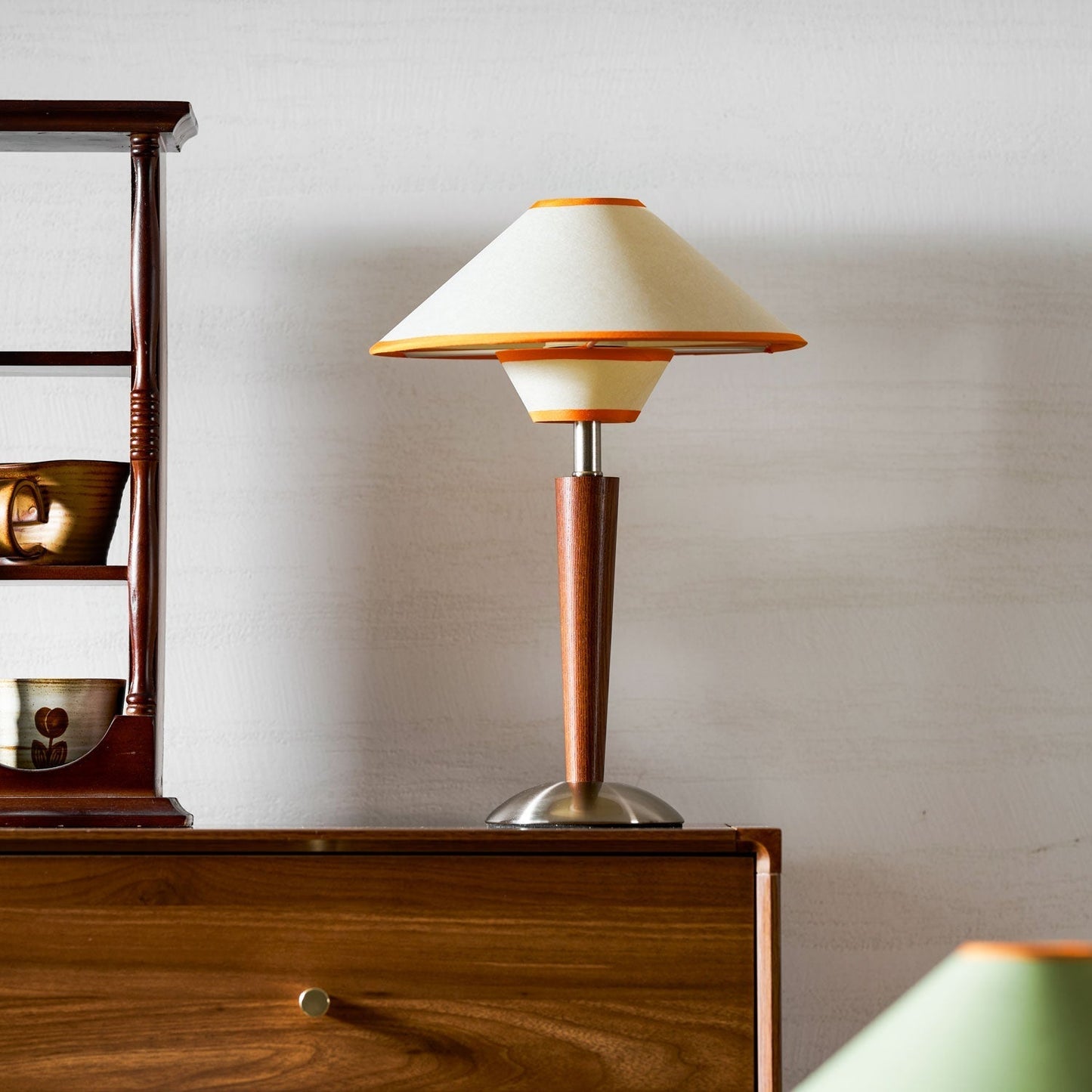Zymorica | Midcentury Moderne Notenhouten Kolom Accent Tafellamp