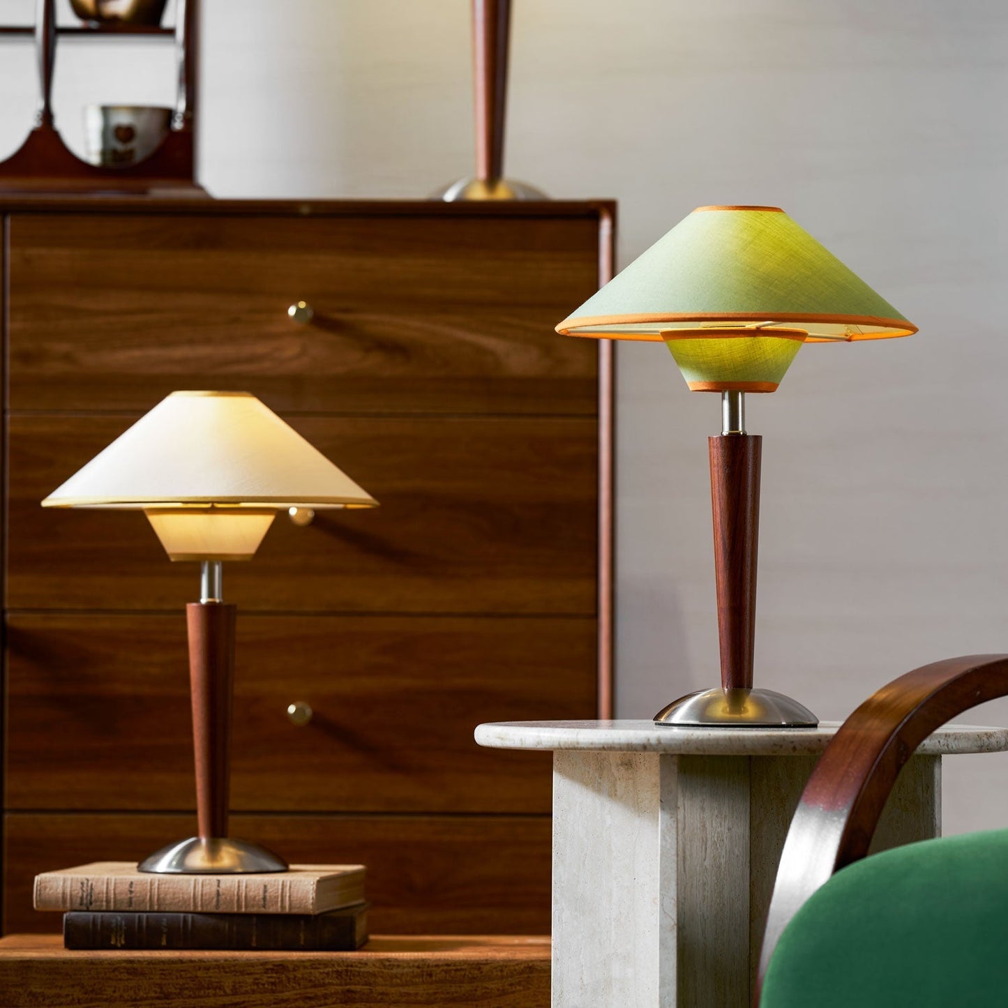 Zymorica | Midcentury Moderne Notenhouten Kolom Accent Tafellamp