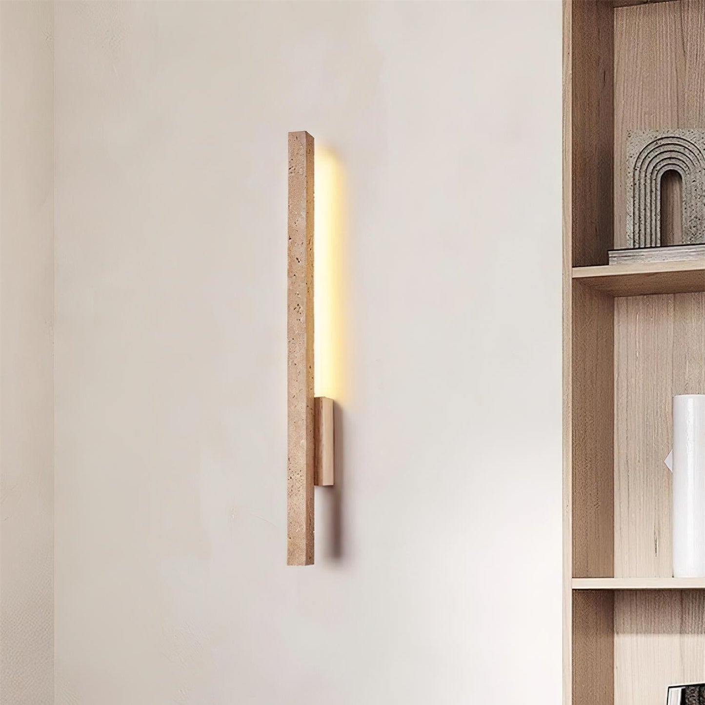 Aeryss | Lineaire Architectonische Travertijn Steen Wandlamp