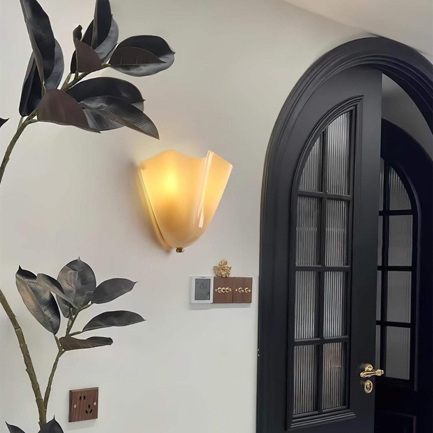 Nivalis | Verfijnde Alabaster Silhouet Wandlamp