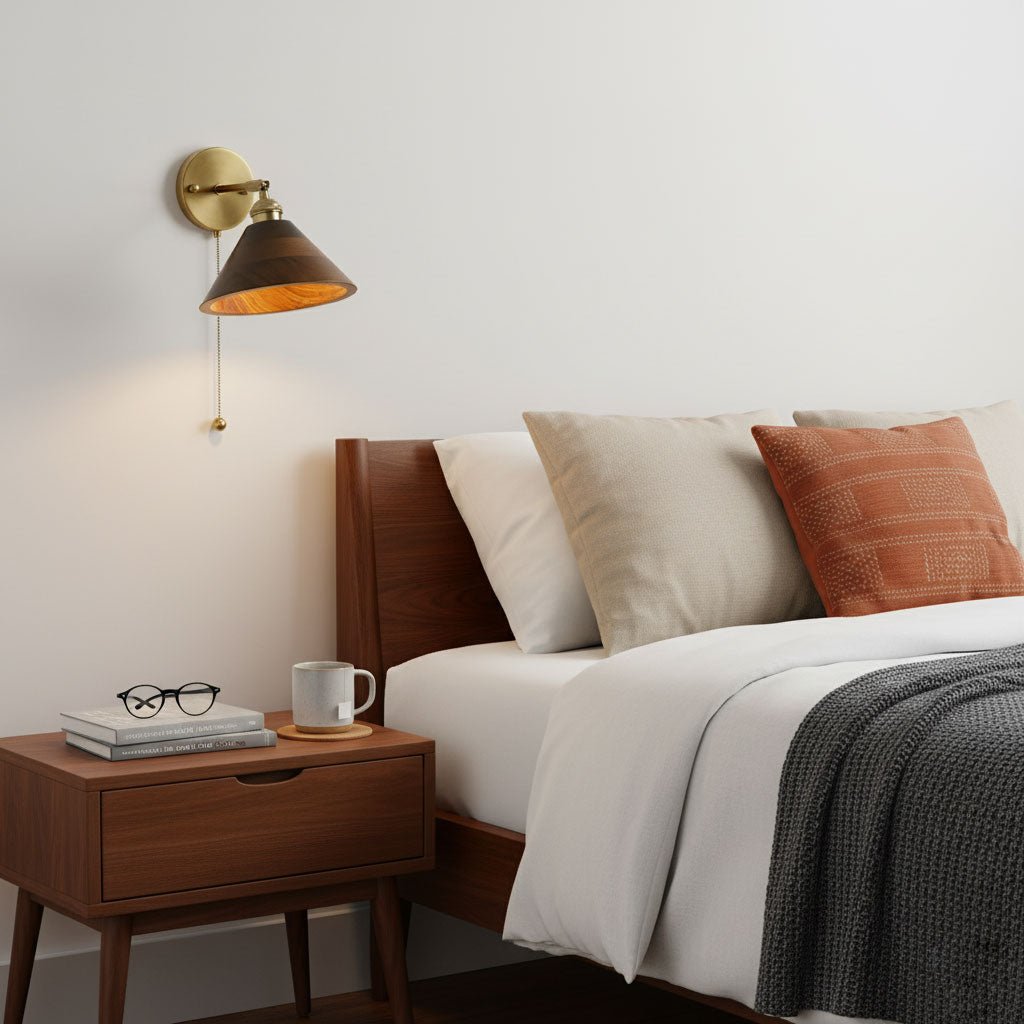 Thorgren | Midcentury Geometrische Kegel Silhouet Houten Wandlamp