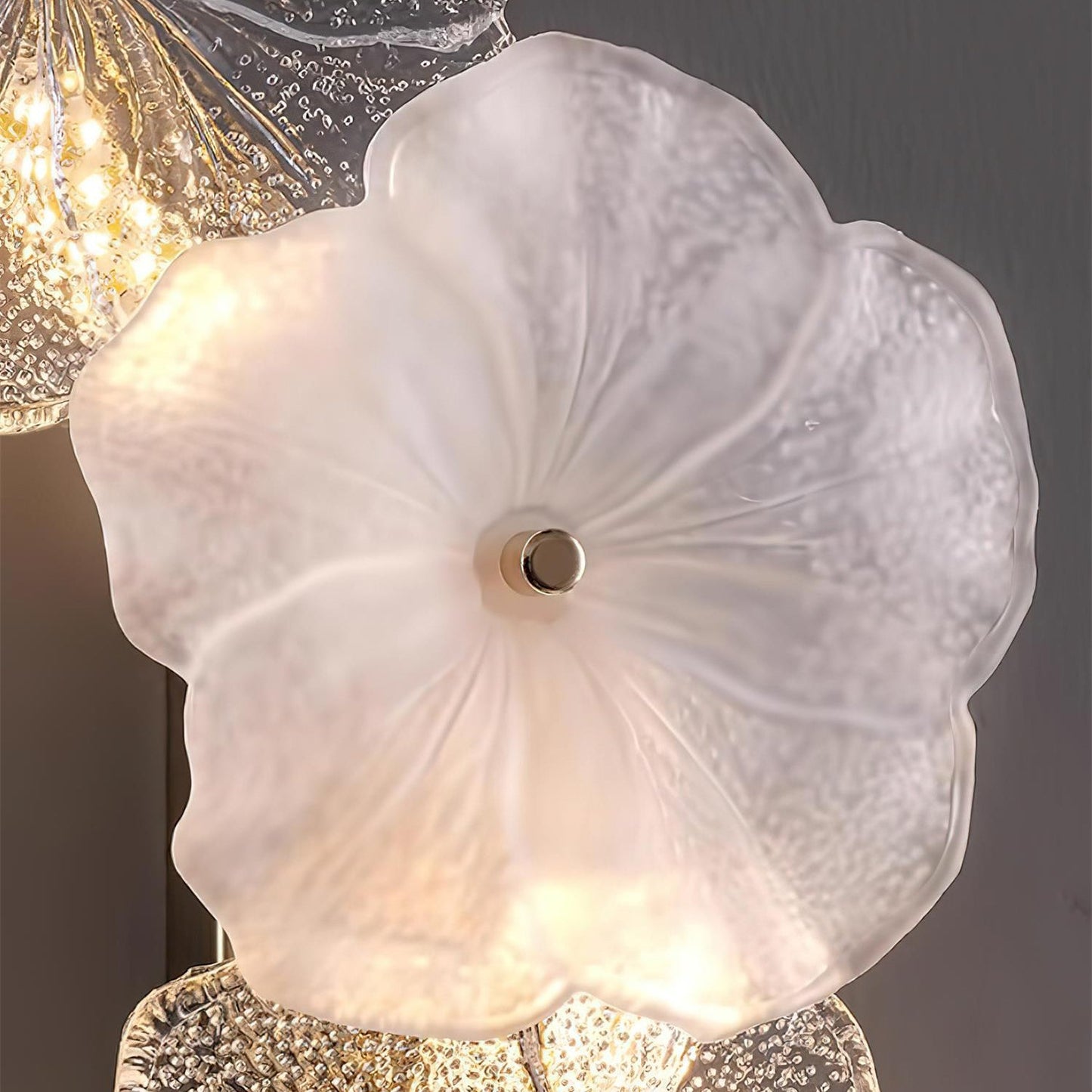 Erislys | Botanische Bloem Sculpturale Glazen Bloemblaadjes Wandlamp