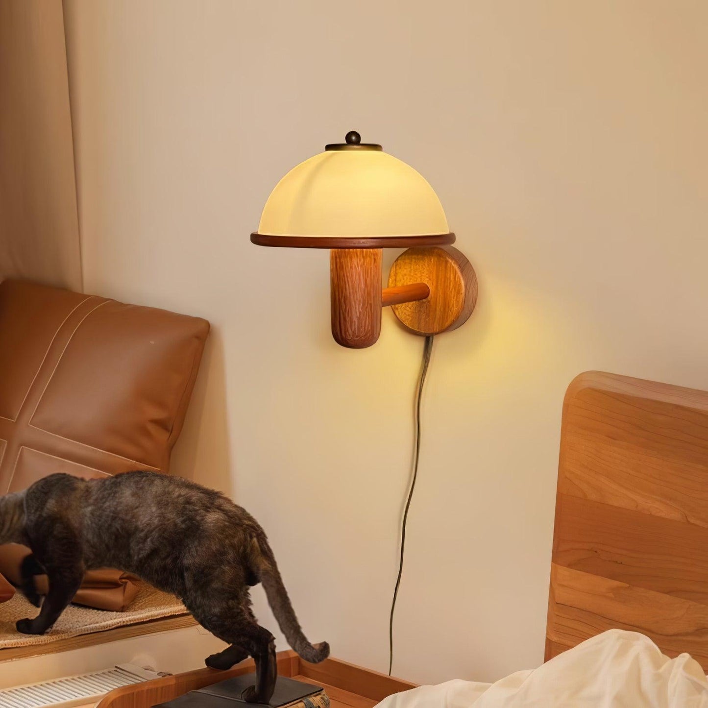 Belmontis | Paddenstoel silhouet gebogen houten kap wandlamp