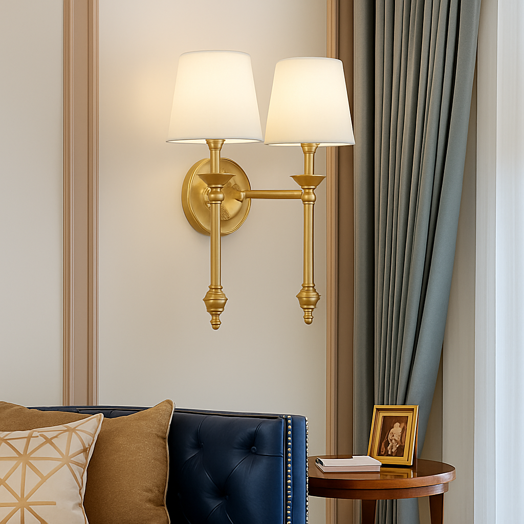 Kelmscott | Moderne Geribbelde Metalen Wandlamp met Stoffen Kap