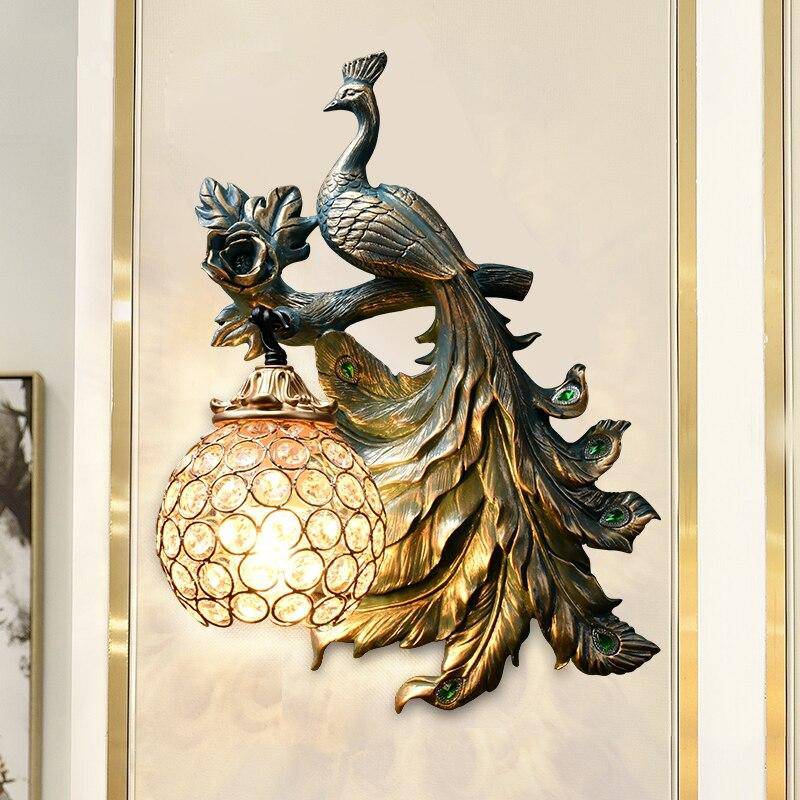 Meridian | Sculpturale Pauw Silhouet Glas-in-lood Wandlamp