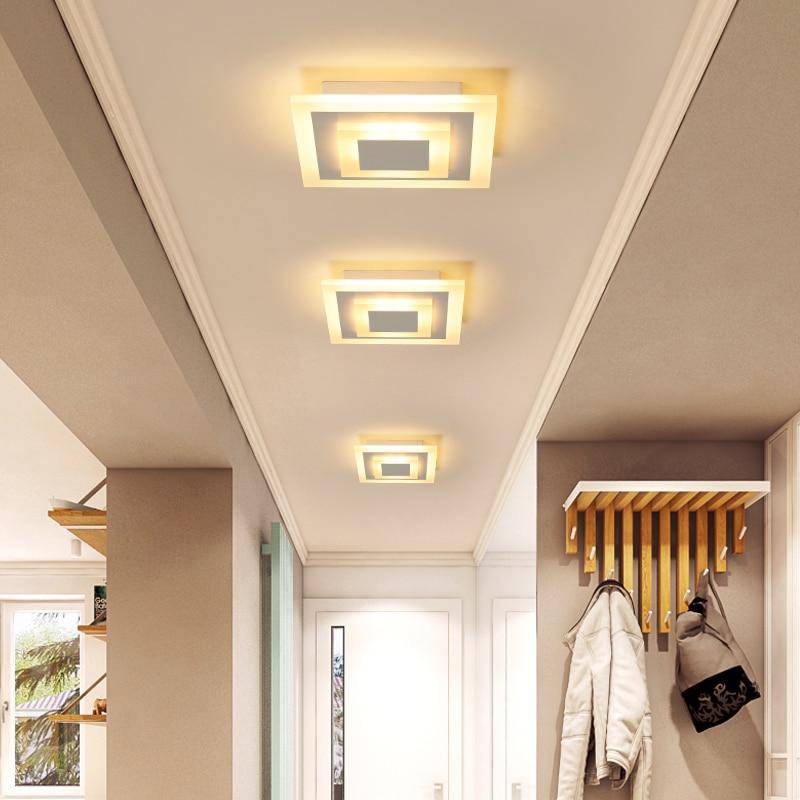 Veldoran | Slanke vierkante minimalistische plafondlamp vlak tegen het plafond