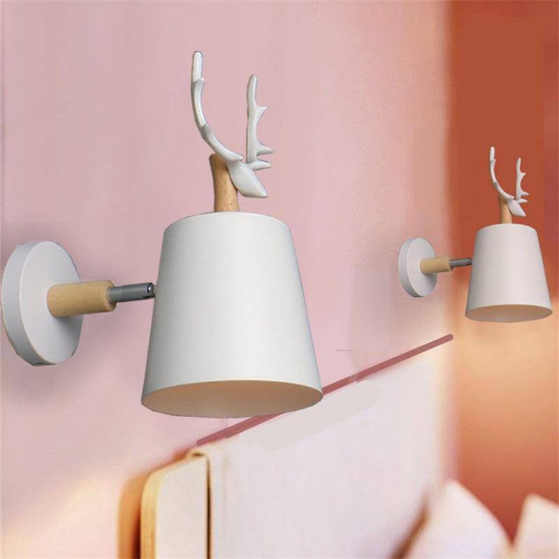 Thalamore | Gewei Silhouet Noordse Hout- en Metalen Wandlamp Sconce