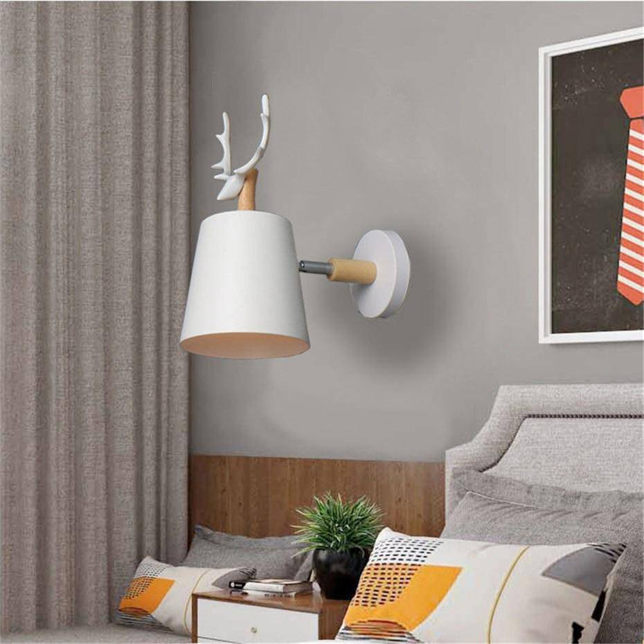 Thalamore | Gewei Silhouet Noordse Hout- en Metalen Wandlamp Sconce