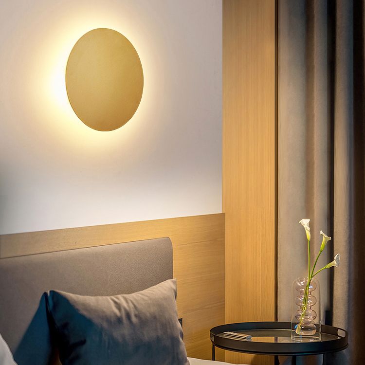 Valnor | Minimalistische Circulaire Silhouet Metalen Halo Wandlamp