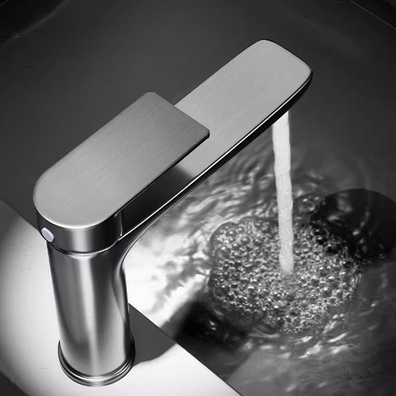 Jorvuen | Minimalistische Lage Boog Enkele Hendel Keukenkraan