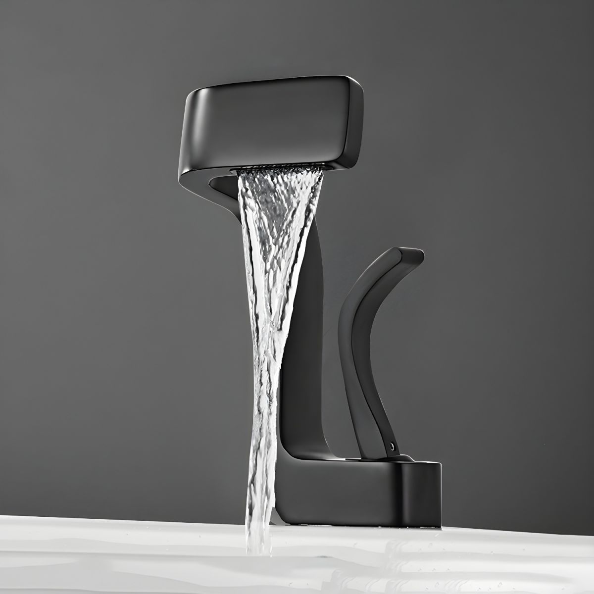 Lythrac | Moderne Hoekige Profiel Waterval Badkamer Wastafelkraan
