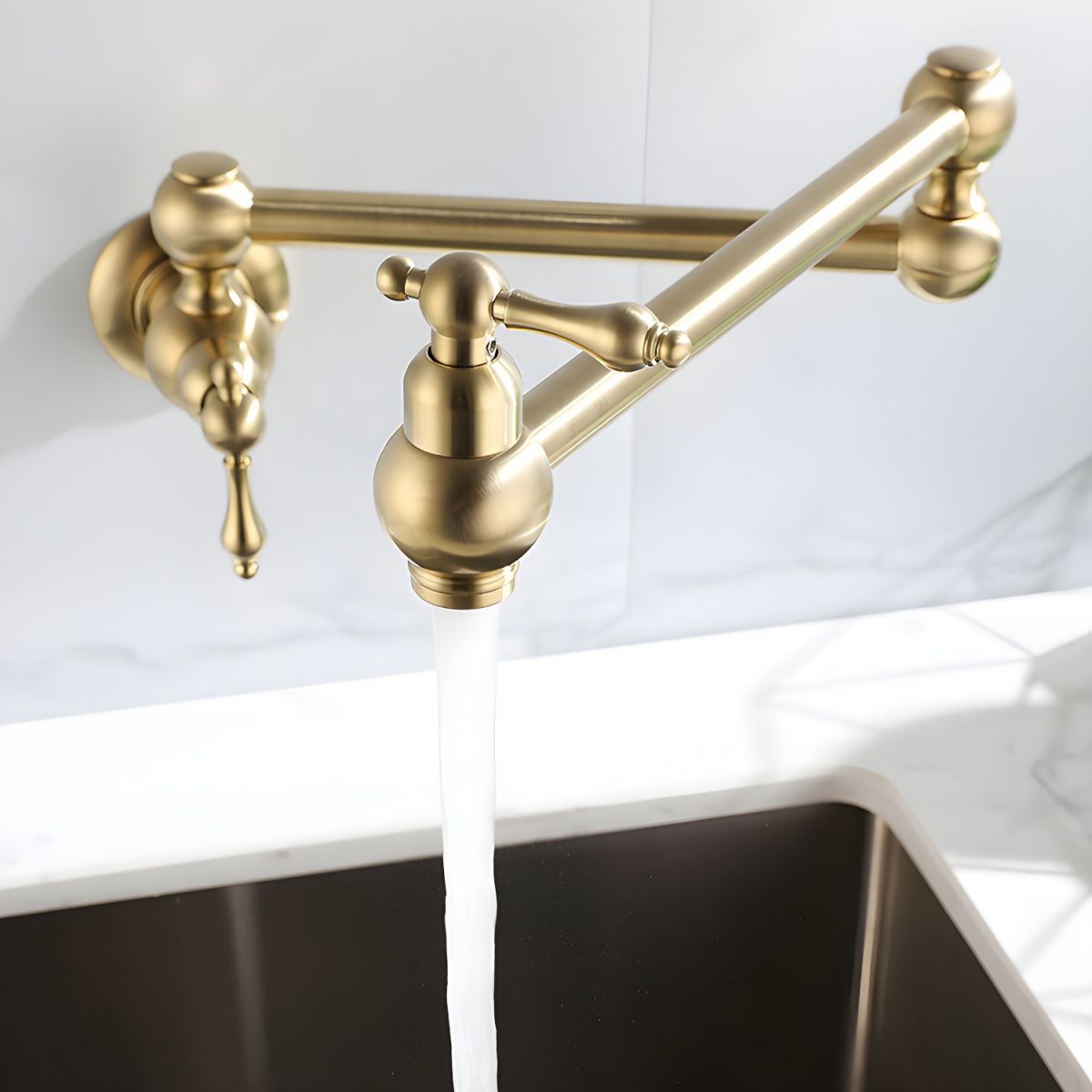 Arvikee | Elegante Wandgemonteerde Articulerende Arm Keukenpotvuller Kraan