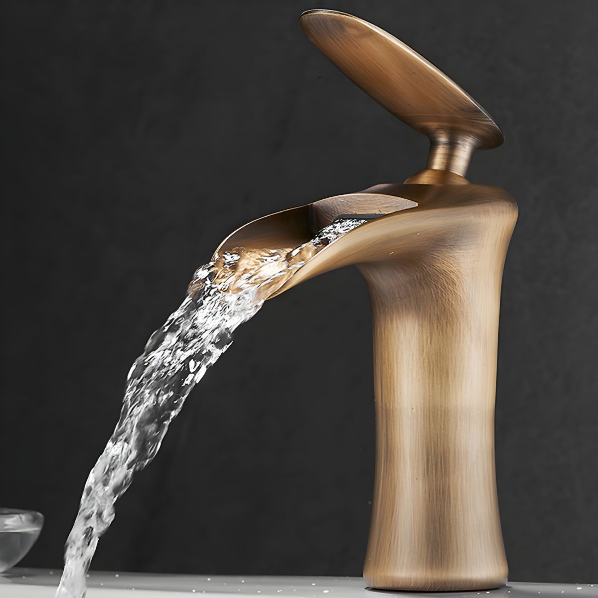 Fjordiec | Moderne Lage Boog Enkelhandige Watervaluitloop Badkraan