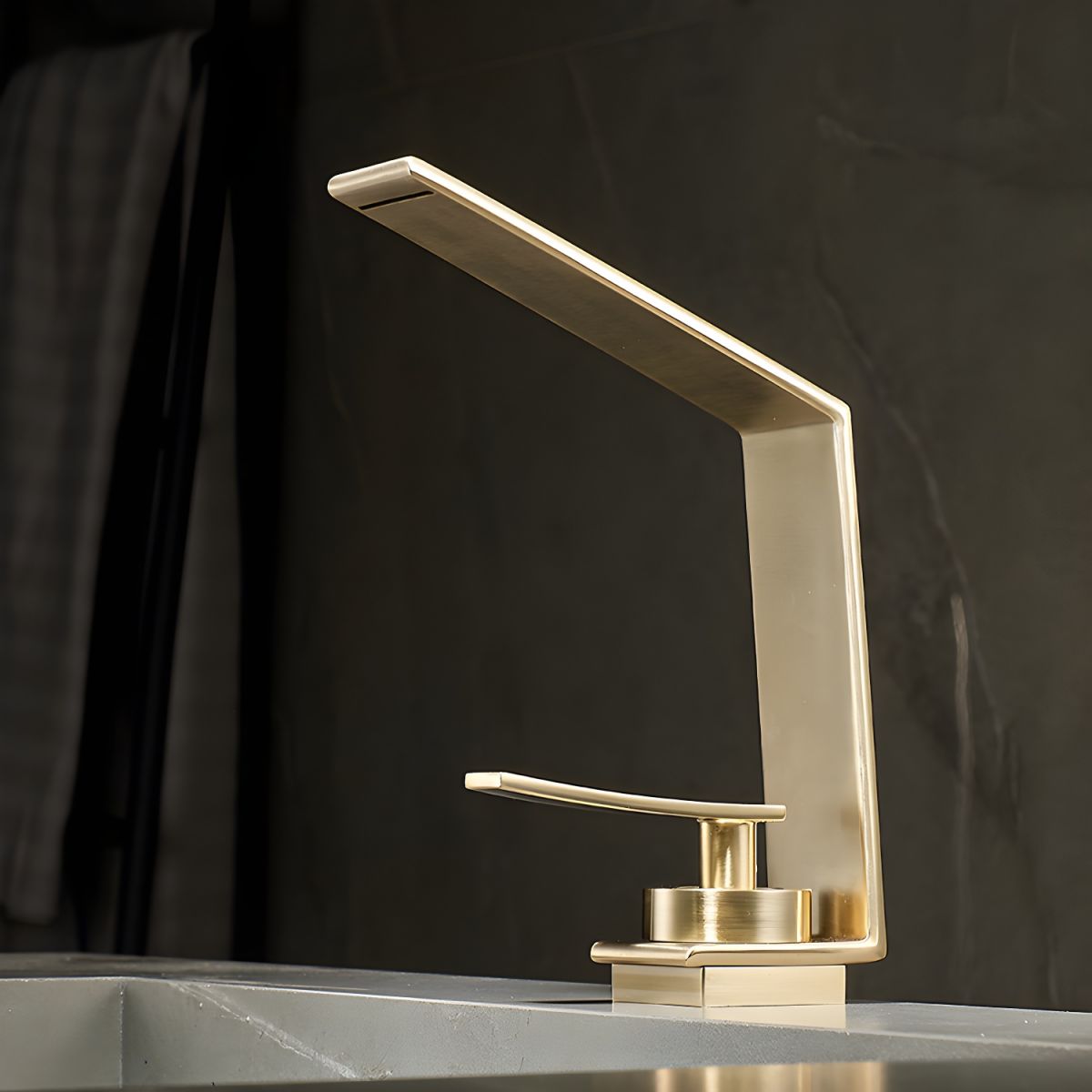 Eldvalla | Moderne Cuboïde Silhouet Enkelhandige Badkraan