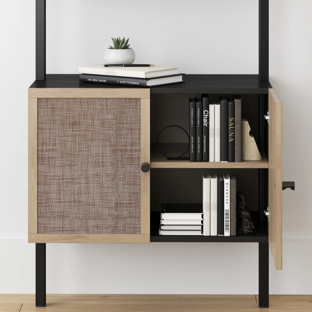 Zenith | Moderne Ladder Boekenkast en Rieten Deur Opbergkast met Houten Planken