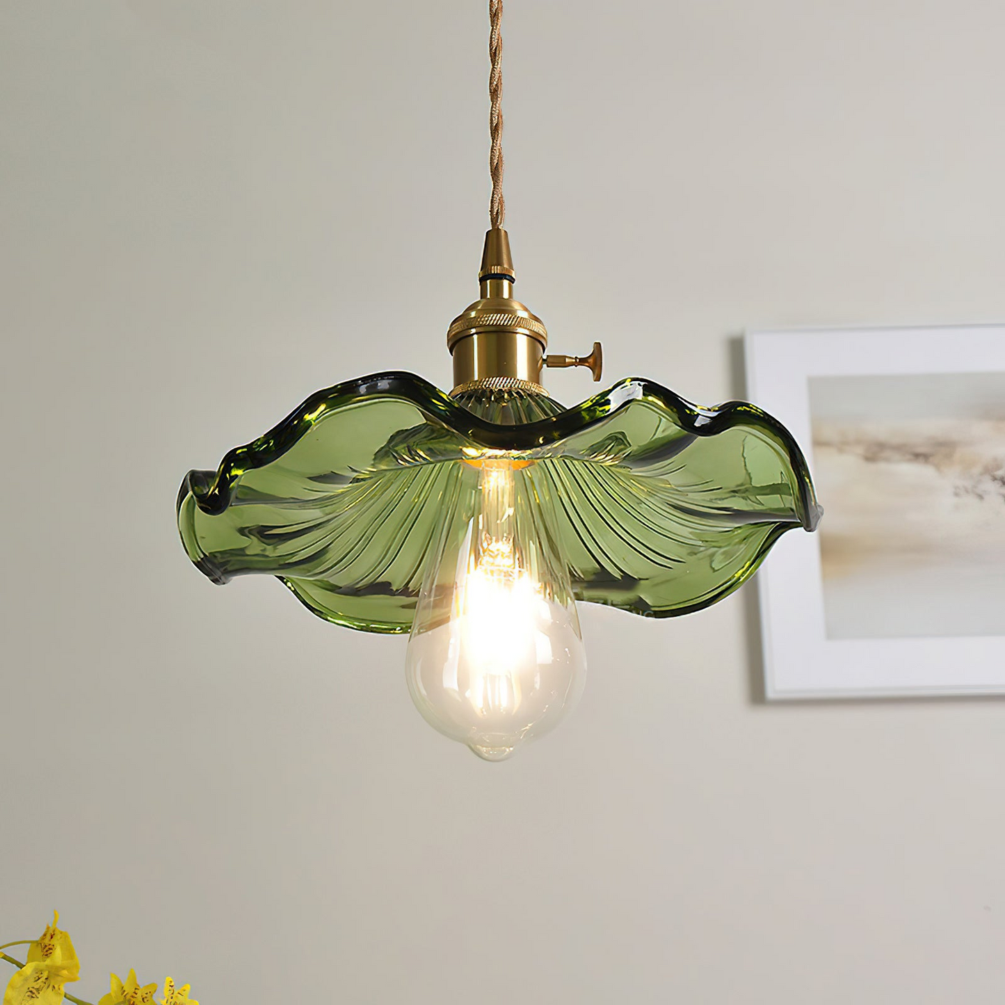 Floria | Elegante Hibiscus Bloemvormige Geprofileerde Glazen Hanglamp