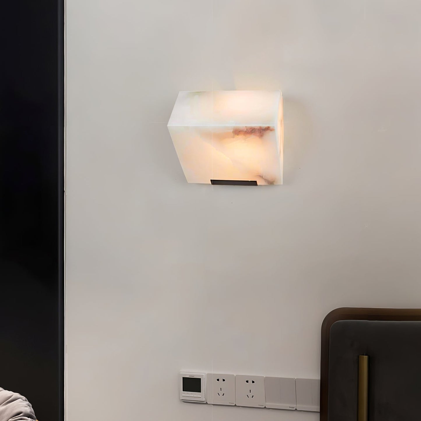 Luvidior | Architectonische Kolom Alabaster Steen Blokken Wandlamp