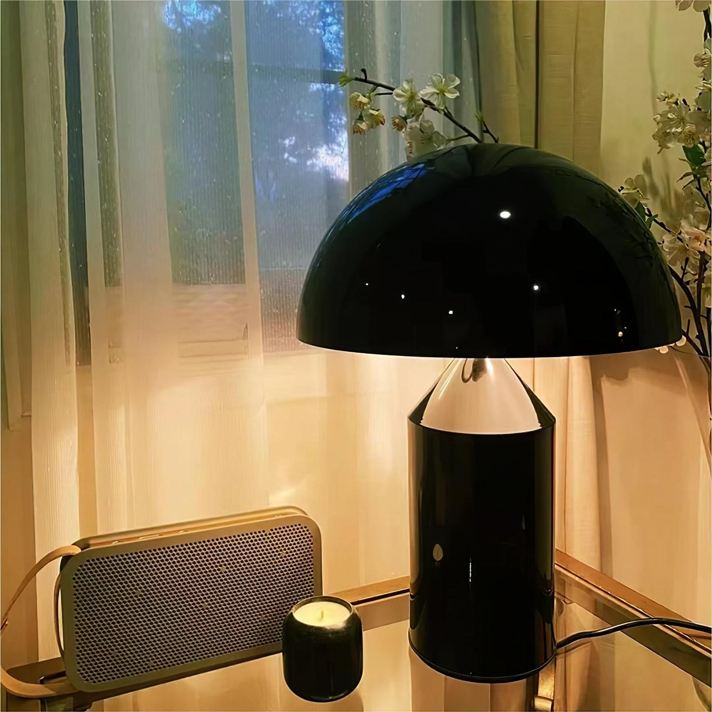 Zonthara | Avant-Garde Geometrische Sculpturale Silhouet Metalen Tafellamp