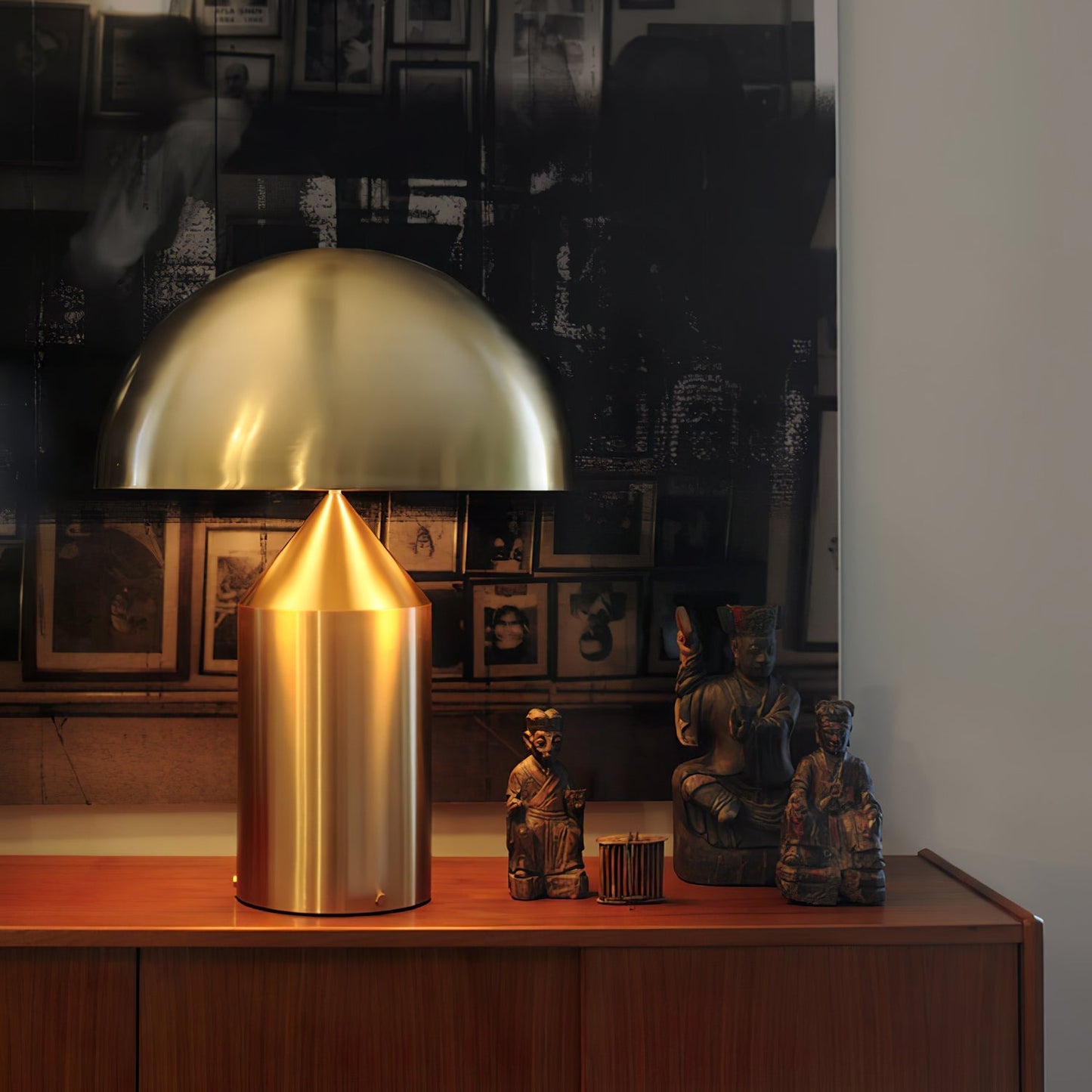 Zonthara | Avant-Garde Geometrische Sculpturale Silhouet Metalen Tafellamp