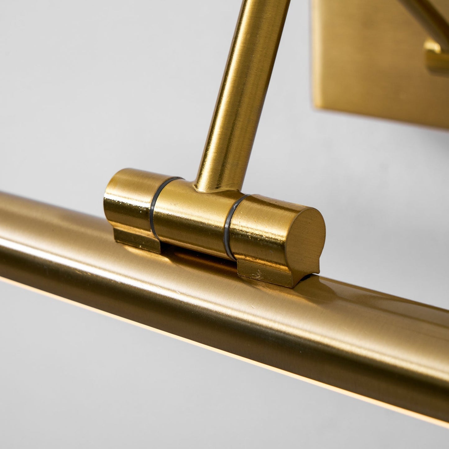 Tandreis | Strakke Architectonische Oplaadbare Wandlamp
