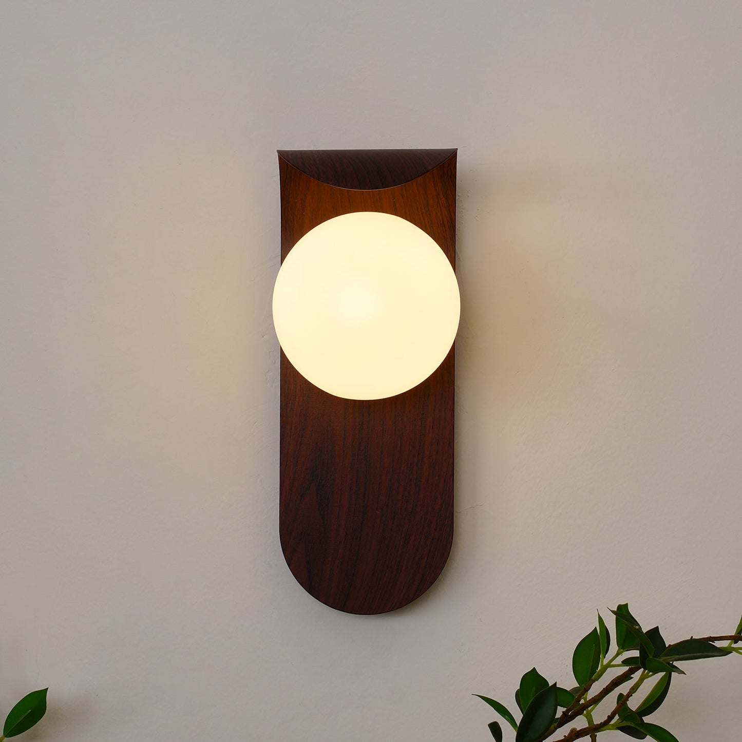 Lythose | Moderne Boog Houten Nerf Wandlamp met Bal Globe