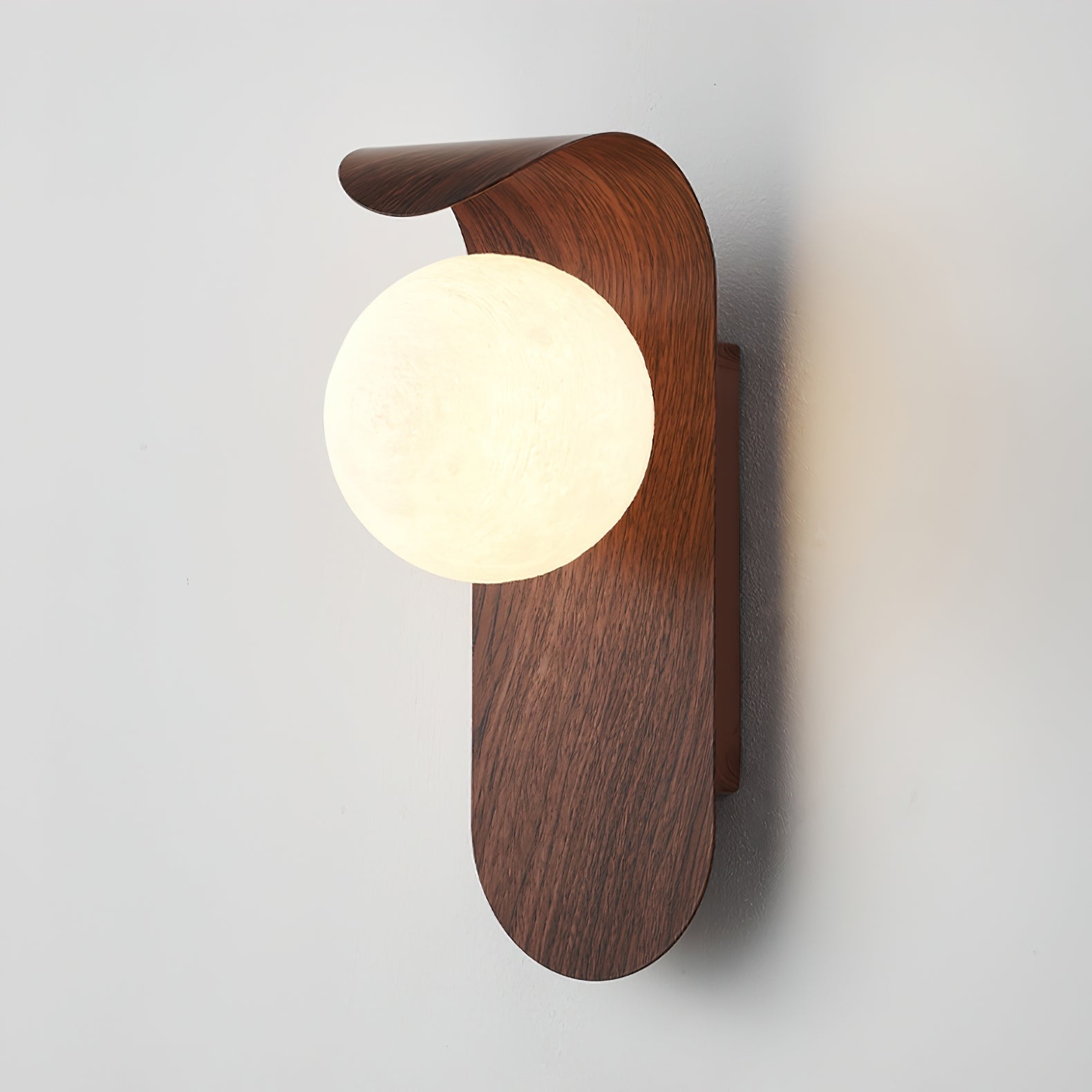 Lythose | Moderne Boog Houten Nerf Wandlamp met Bal Globe