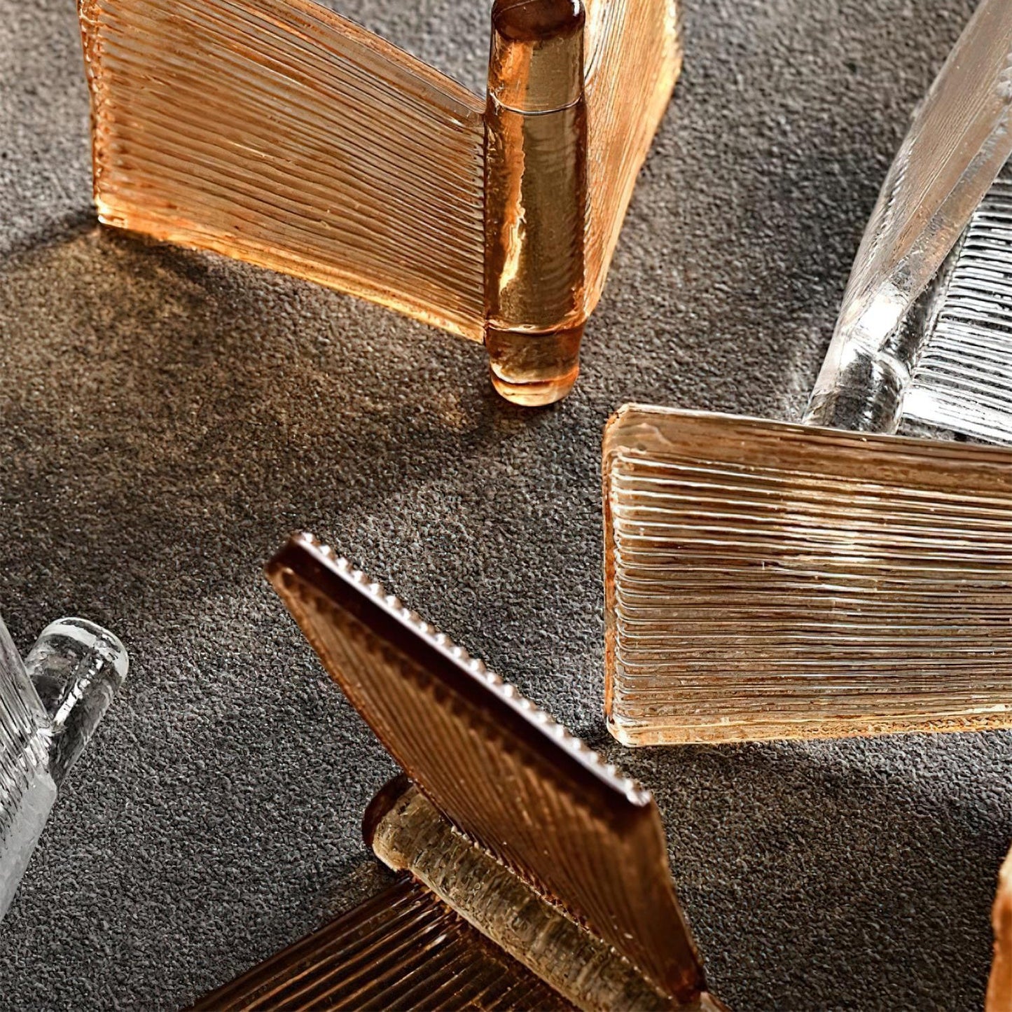 Luvidra | Lint Silhouet Geribbelde Glazen Architecturale Wandlamp