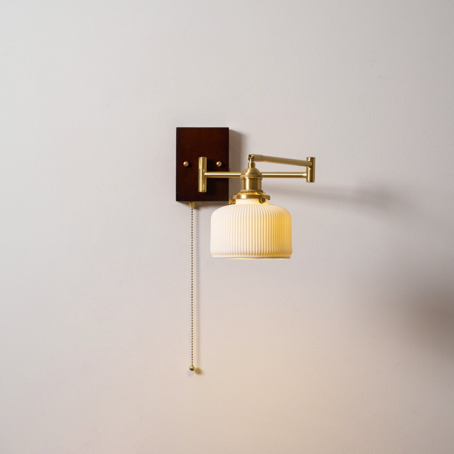 Kalythos | Moderne gesculpteerde hoekige keramische wandlamp