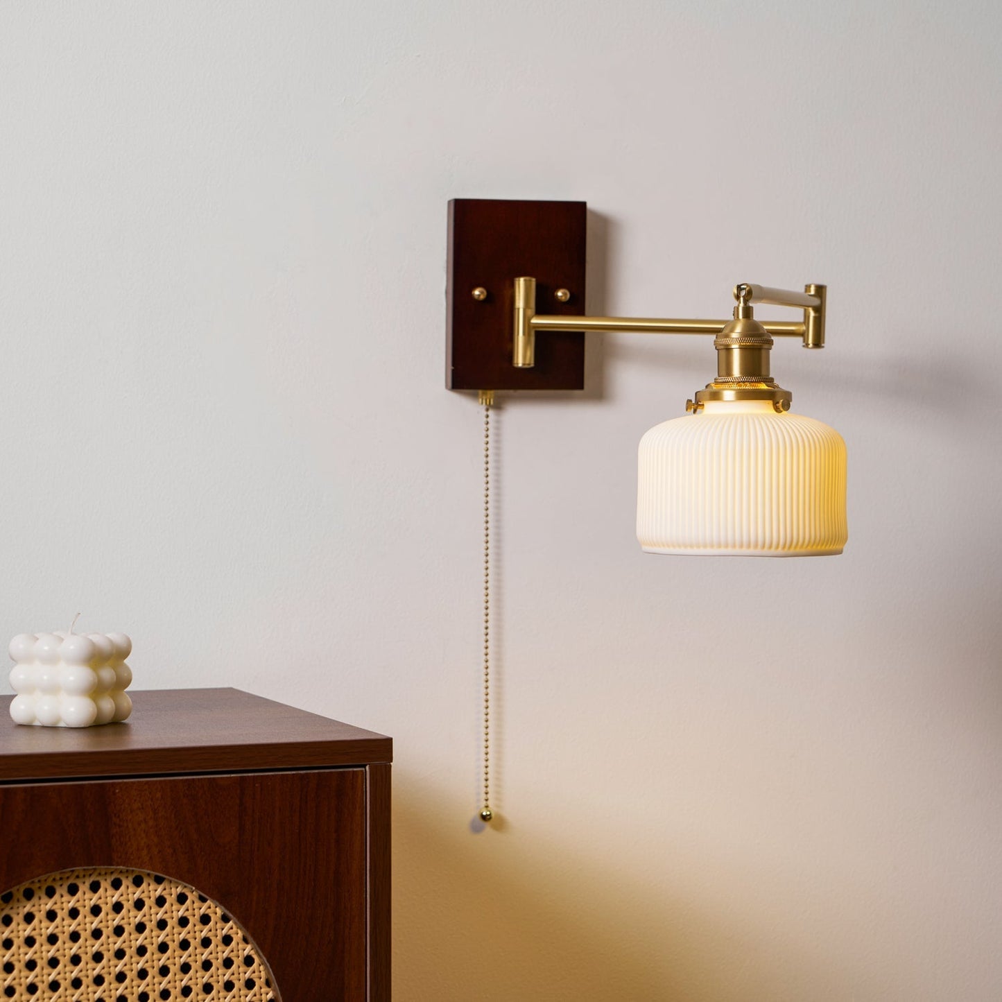 Kalythos | Moderne gesculpteerde hoekige keramische wandlamp