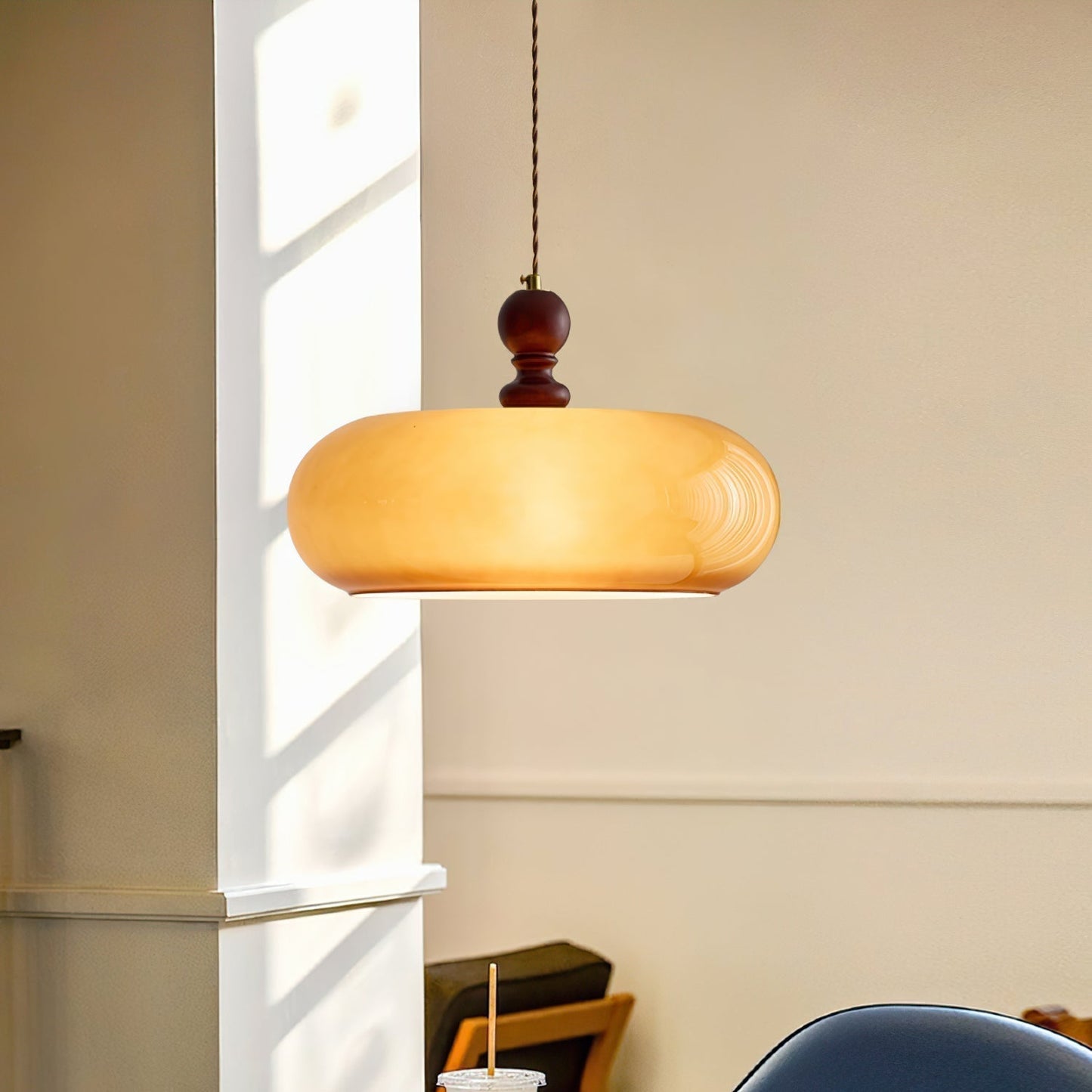 Valnord | Noordse Gebogen Amber Glazen Hanglamp