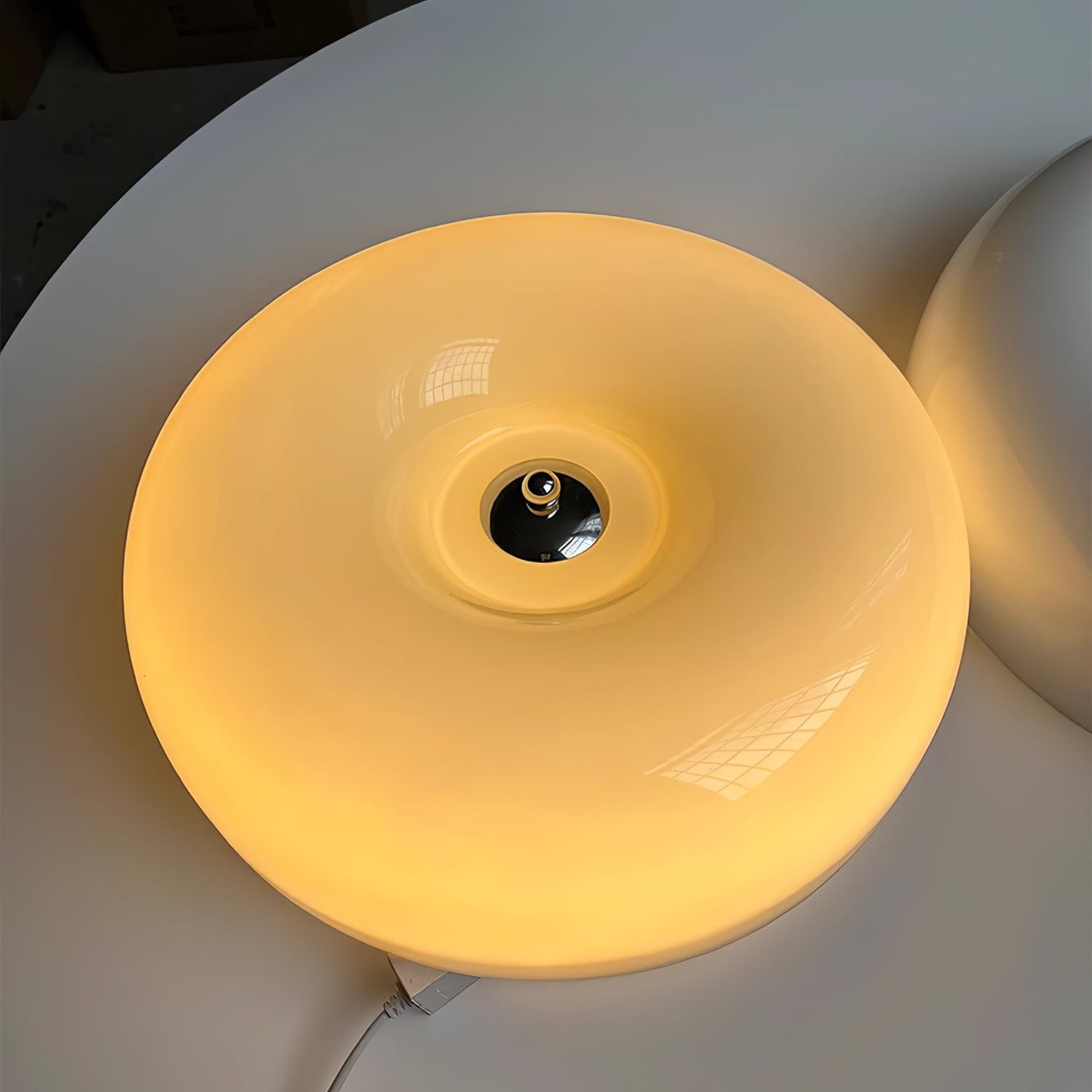 Belvonte | Ronde matglazen opbouw plafondlamp