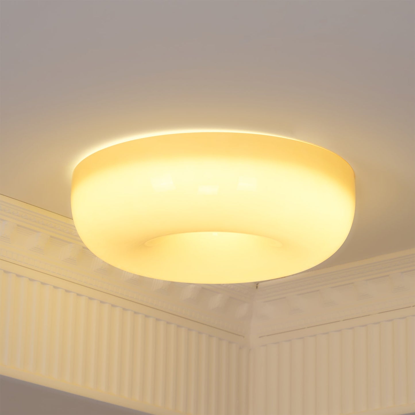 Belvonte | Ronde matglazen opbouw plafondlamp