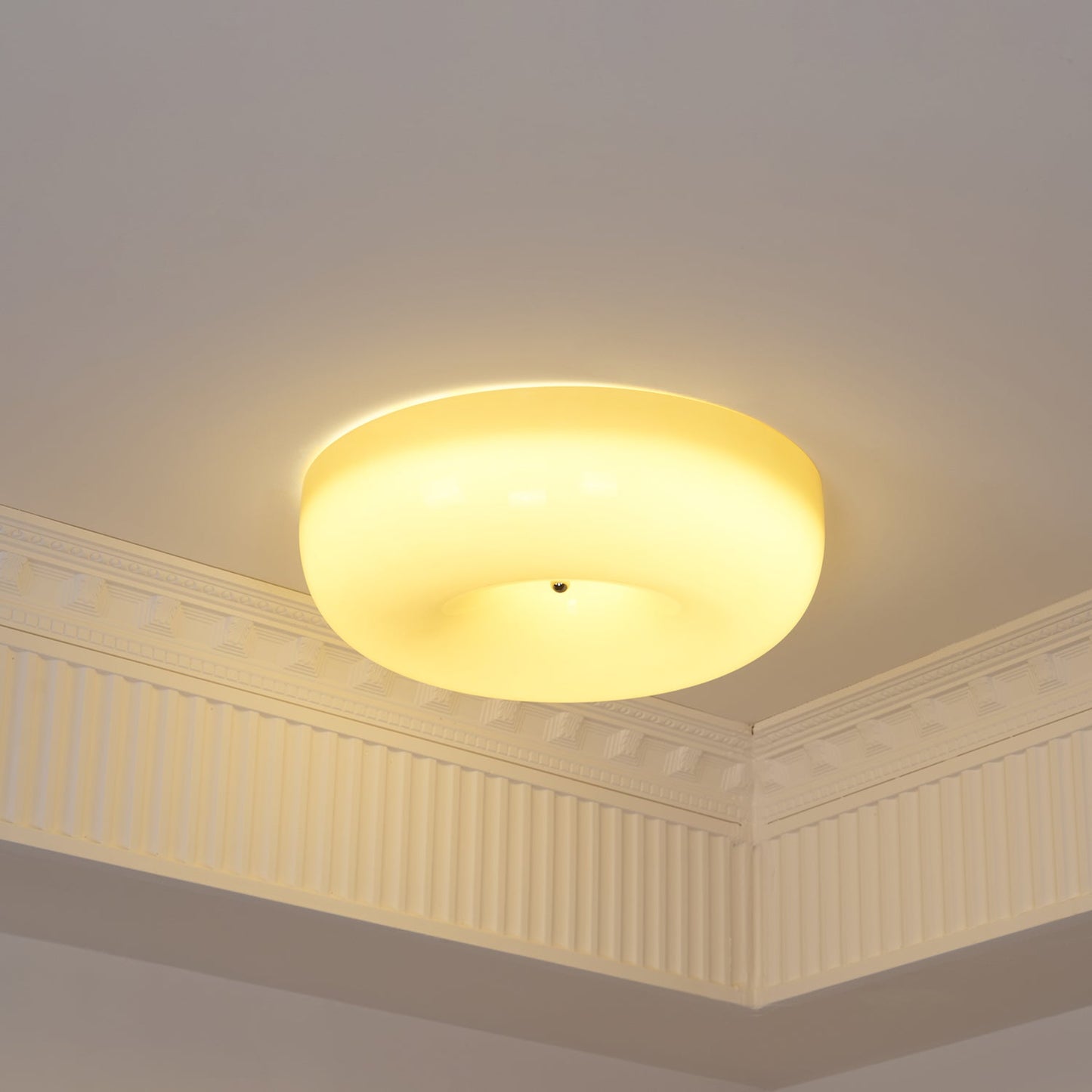 Belvonte | Ronde matglazen opbouw plafondlamp