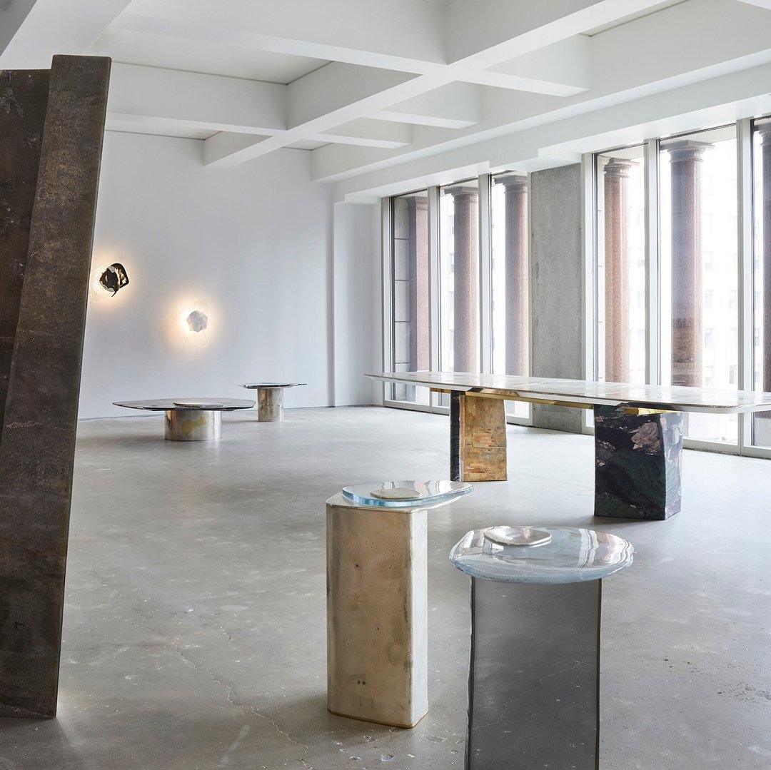 Zoryathen | Doorschijnende glazen geribbelde wandlamp
