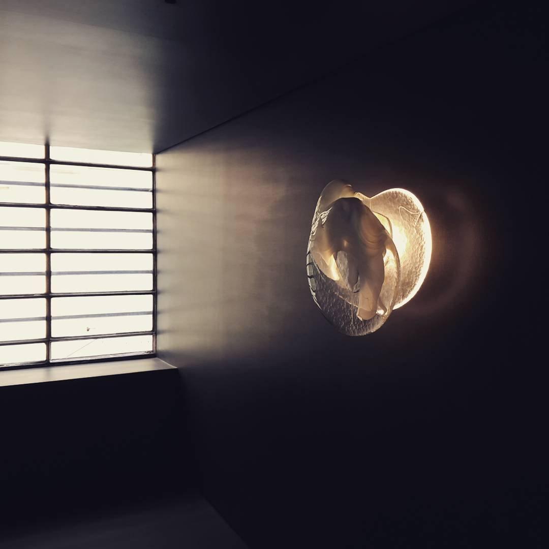 Zoryathen | Doorschijnende glazen geribbelde wandlamp