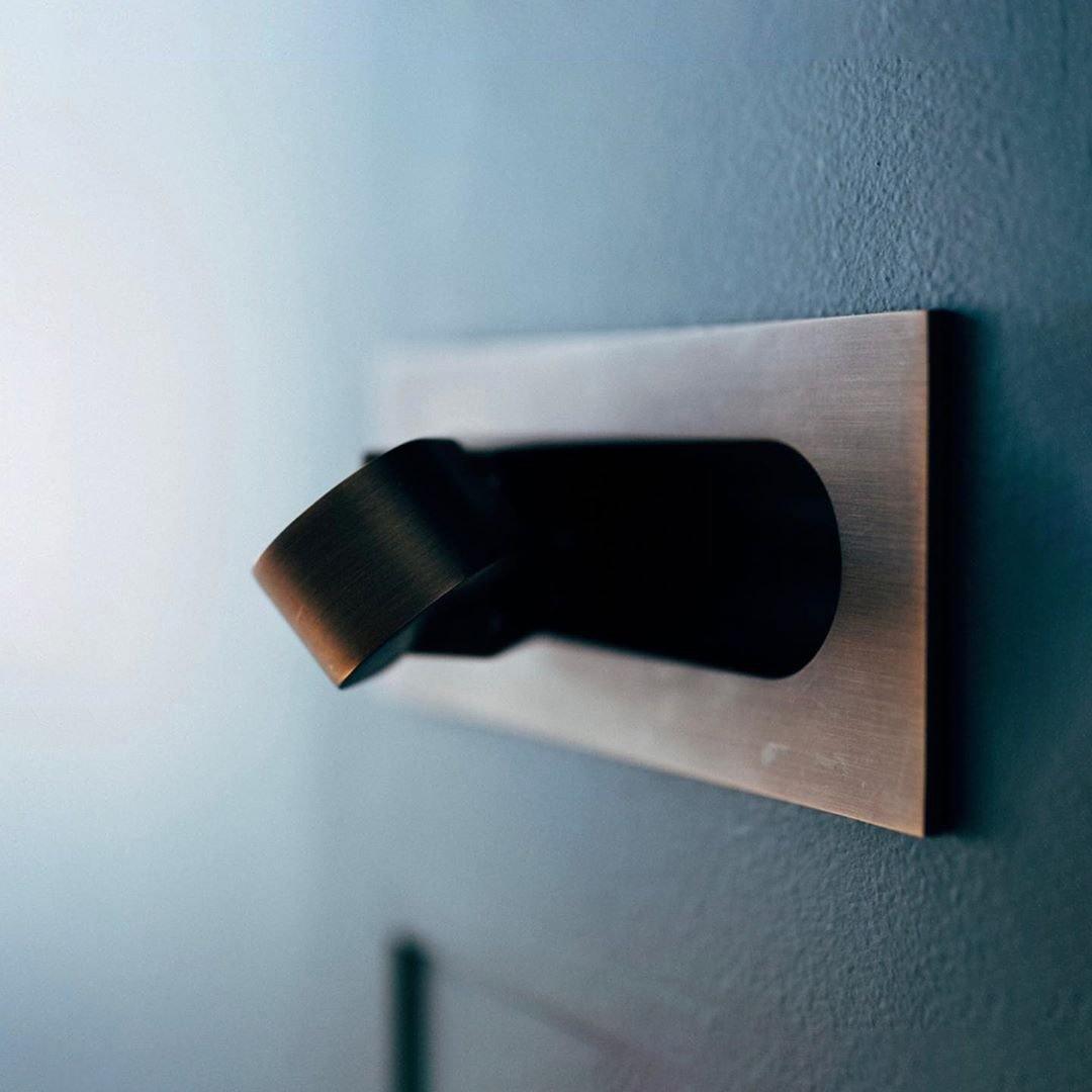 Solveinda | Lineaire Pop-Out Verstelbare Bedlees Wandlamp