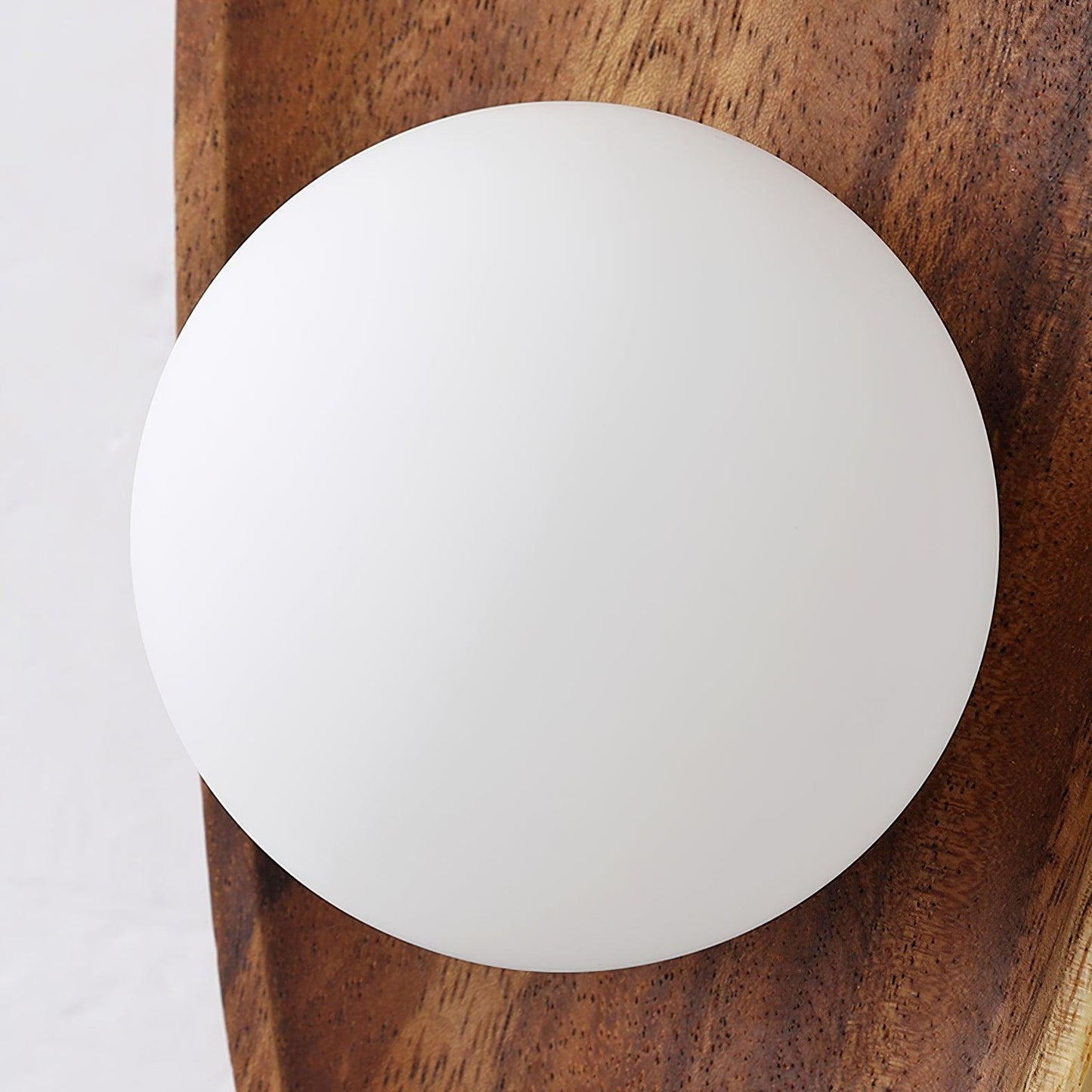 Merivane | Organische textuur glazen houten wandlamp