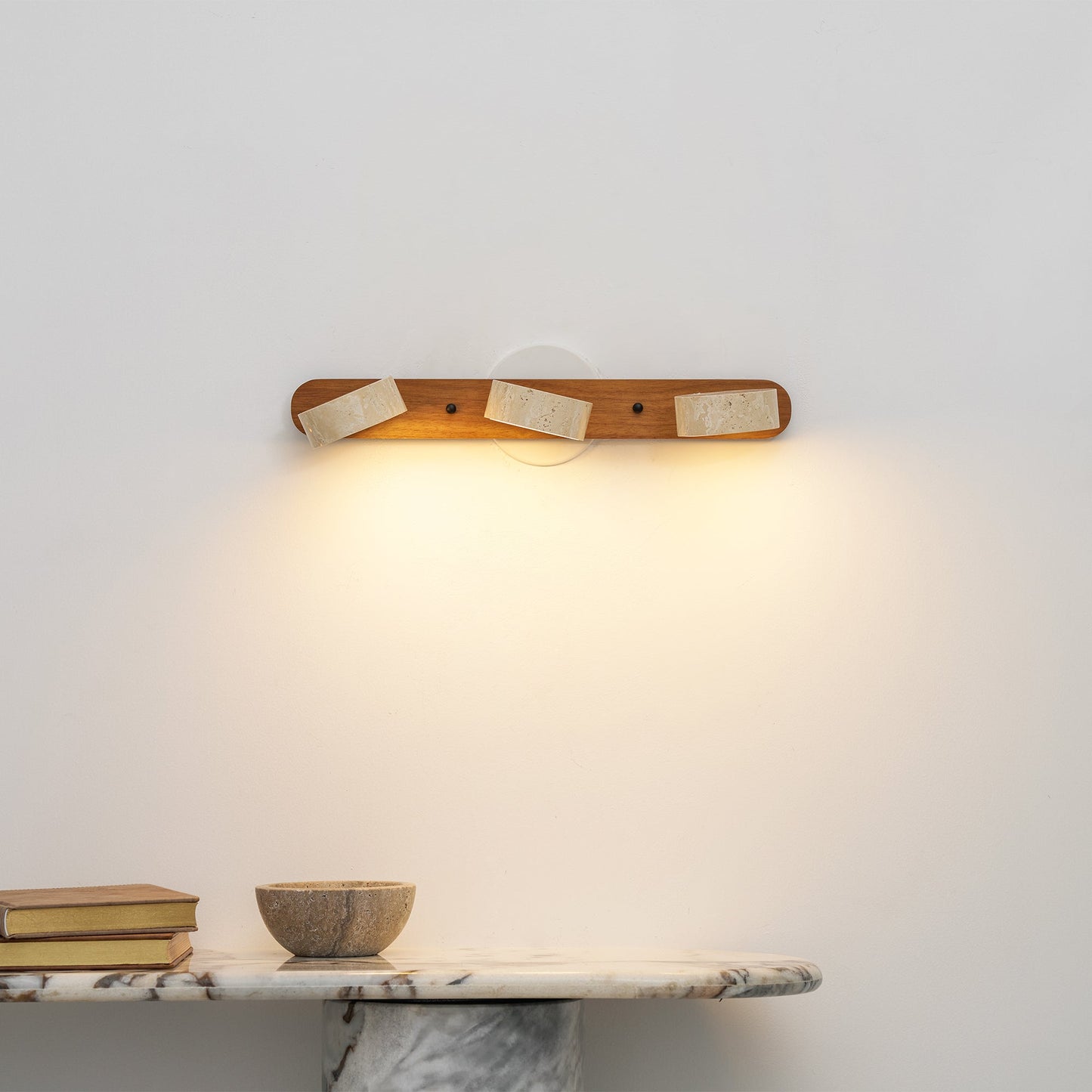 Nyxoris | Geometrische Gestructureerde Travertijn Make-up Wandlamp