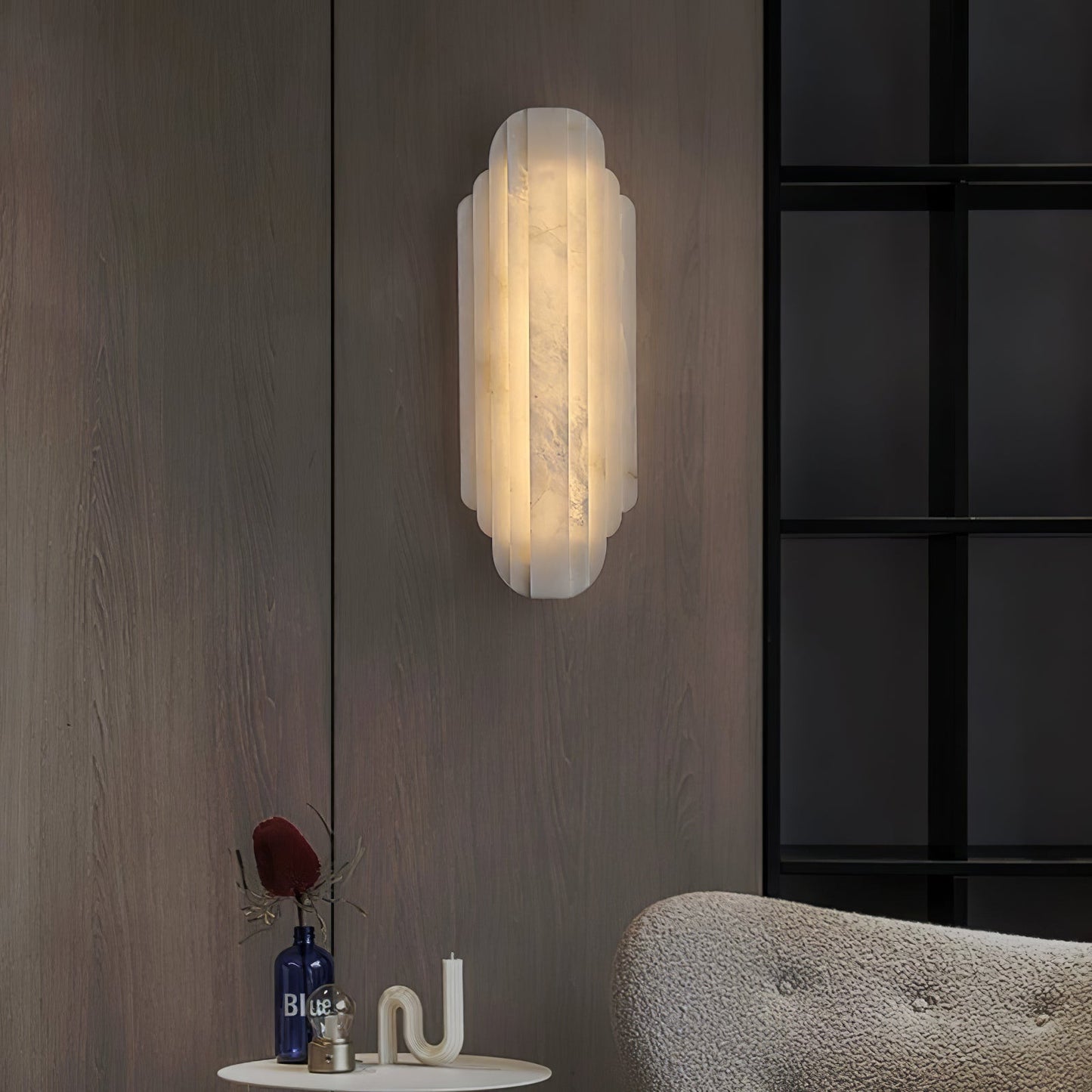 Aethelard | Art Deco Alabaster Pilaar Architectonische Wandlamp