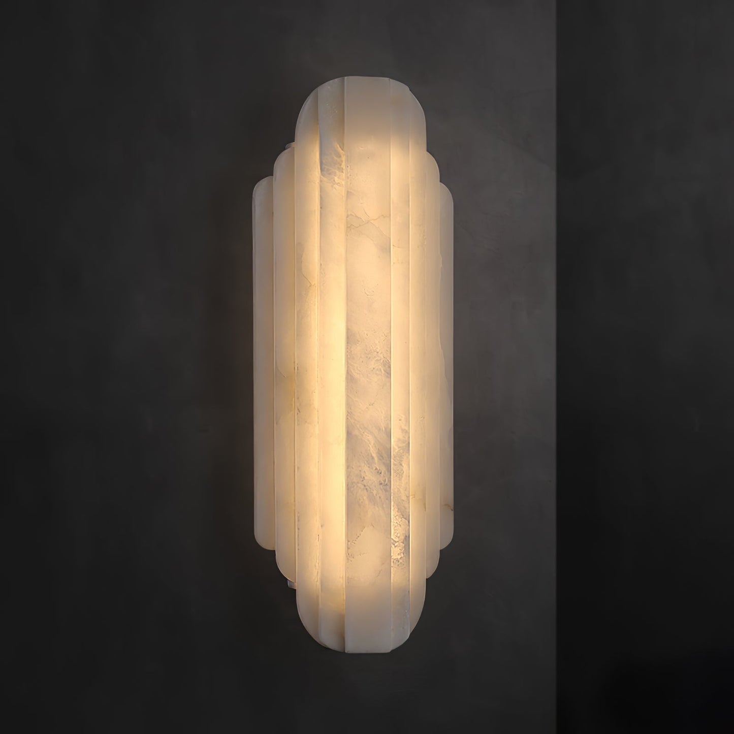 Aethelard | Art Deco Alabaster Pilaar Architectonische Wandlamp