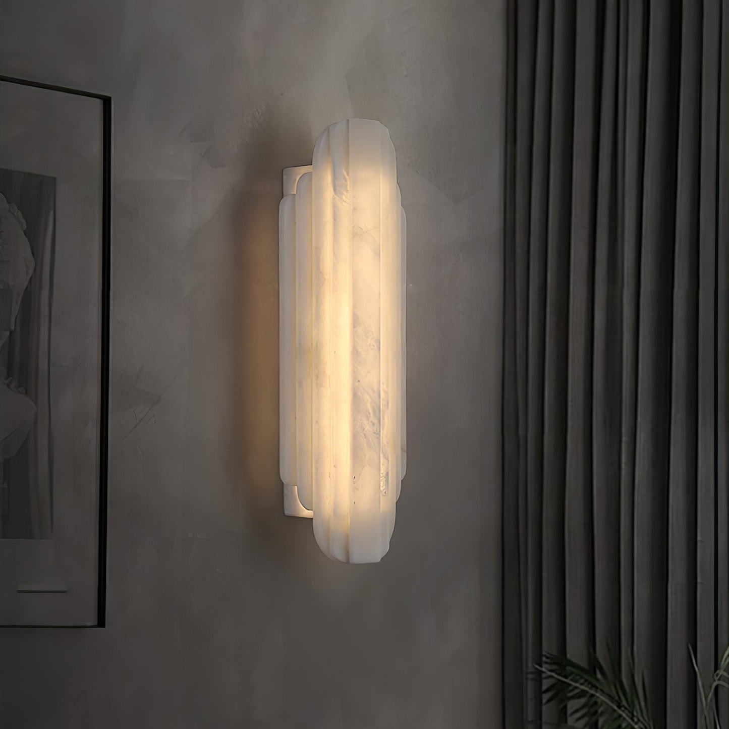 Aethelard | Art Deco Alabaster Pilaar Architectonische Wandlamp