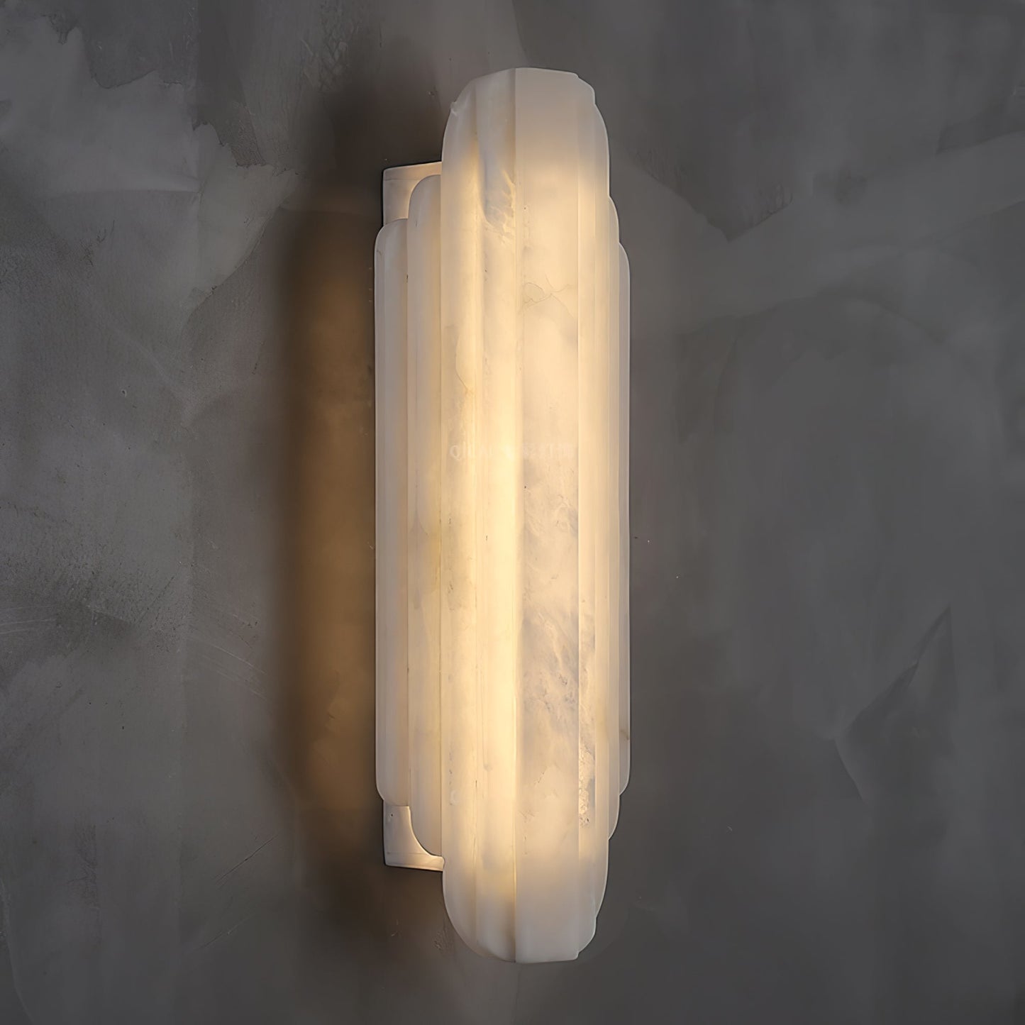 Aethelard | Art Deco Alabaster Pilaar Architectonische Wandlamp