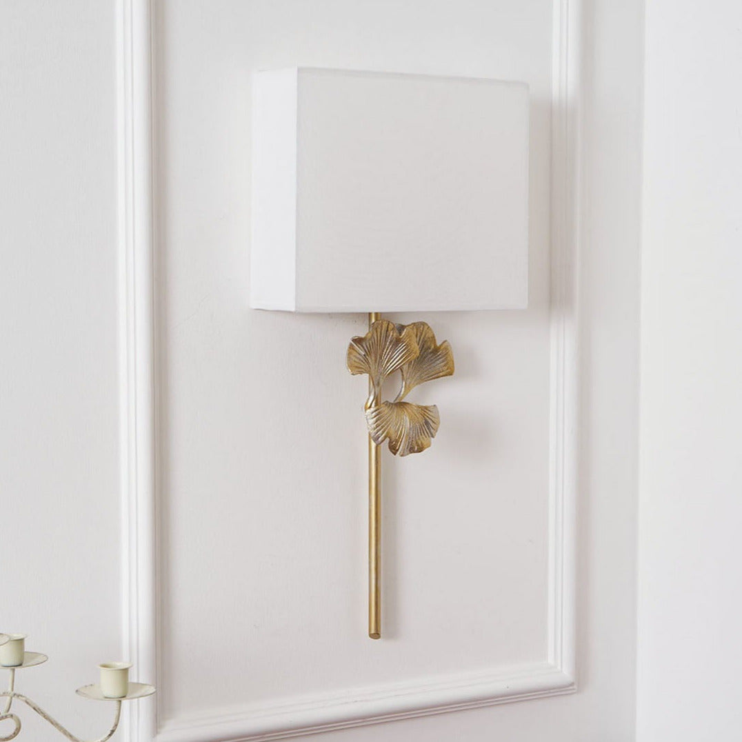 Juvox | Ginkgo Blad Gesculpteerde Stof Messing Schaduw Wandlamp