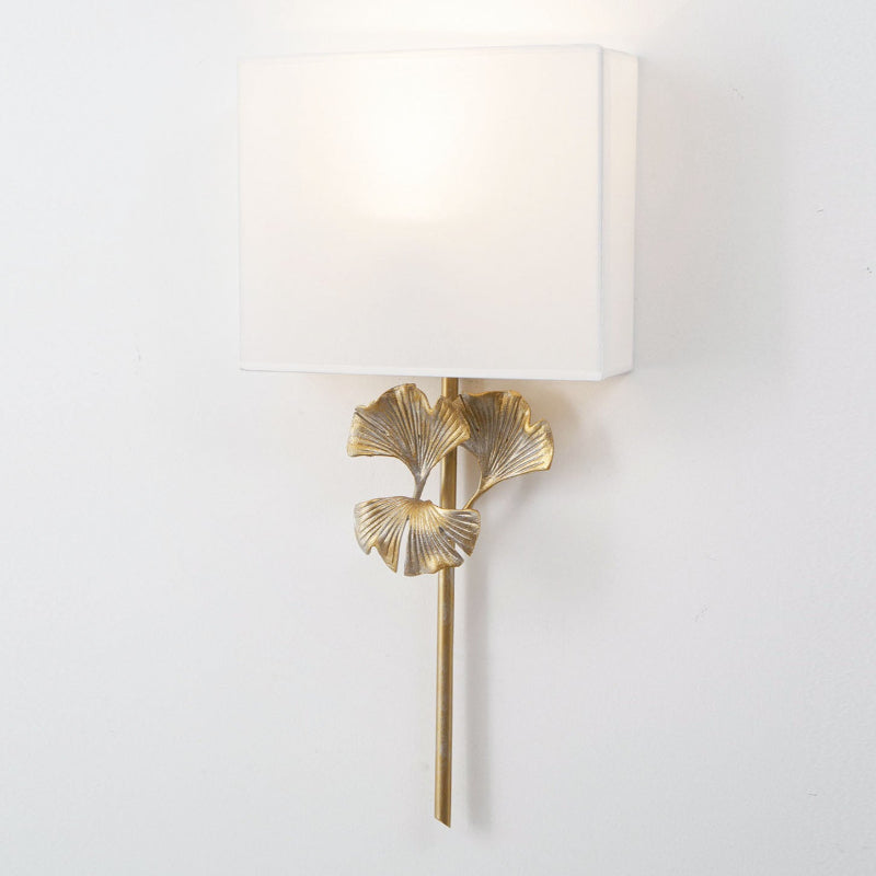 Juvox | Ginkgo Blad Gesculpteerde Stof Messing Schaduw Wandlamp