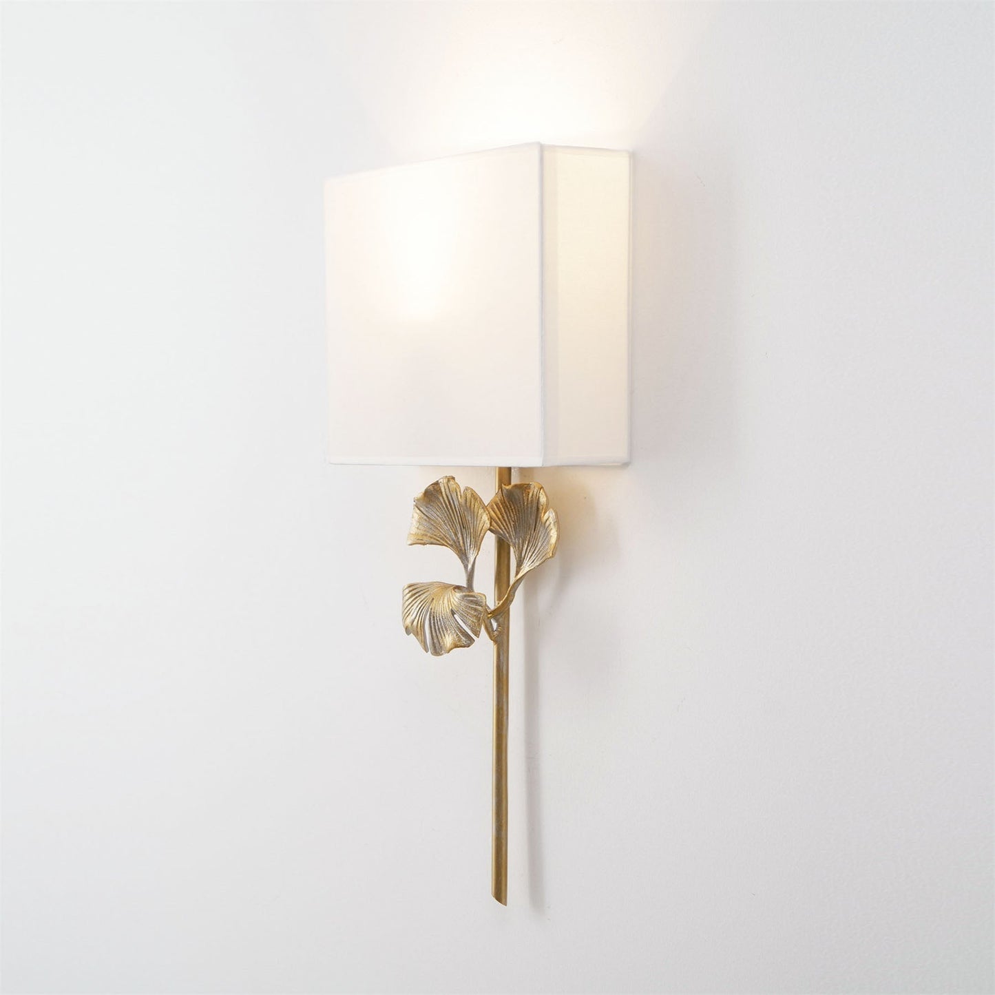 Juvox | Ginkgo Blad Gesculpteerde Stof Messing Schaduw Wandlamp
