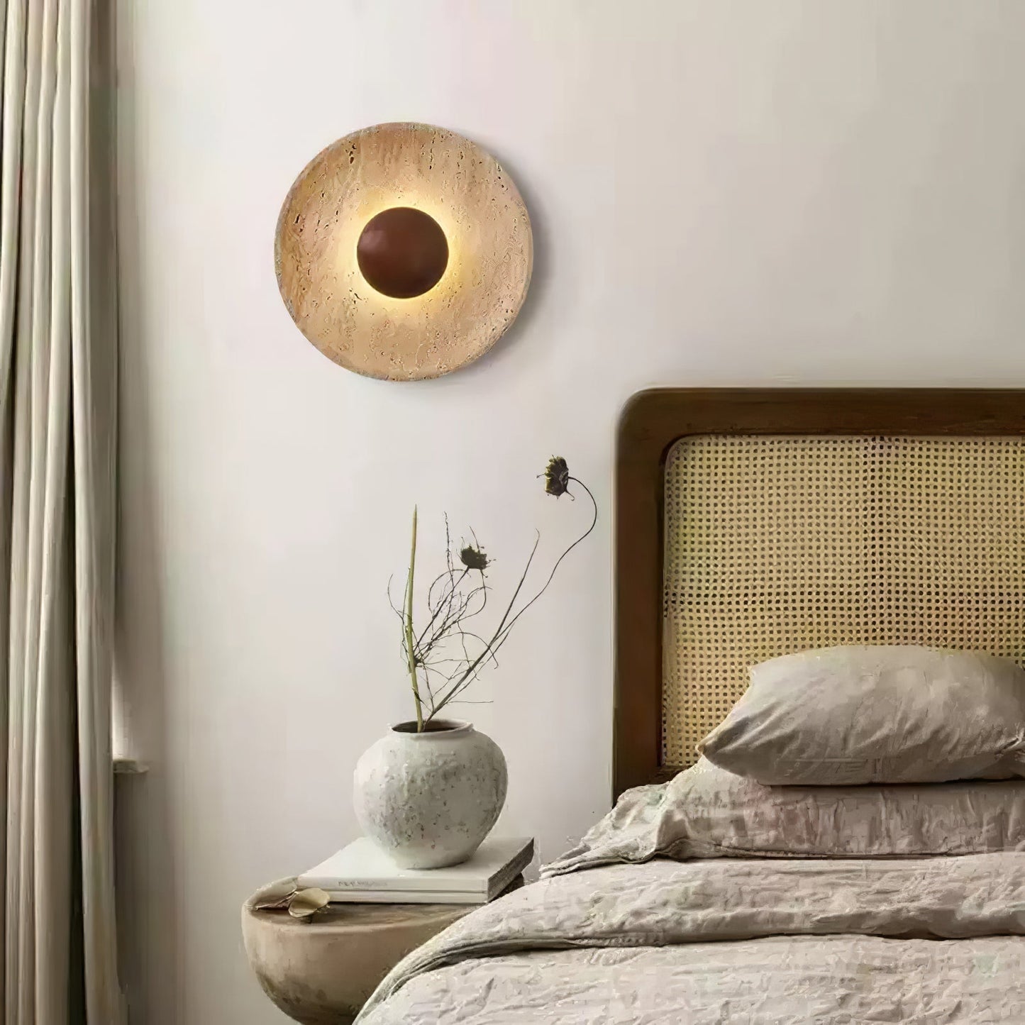 Solvintra | Sculpturale Travertijn Halo Steen Houten Wandlamp