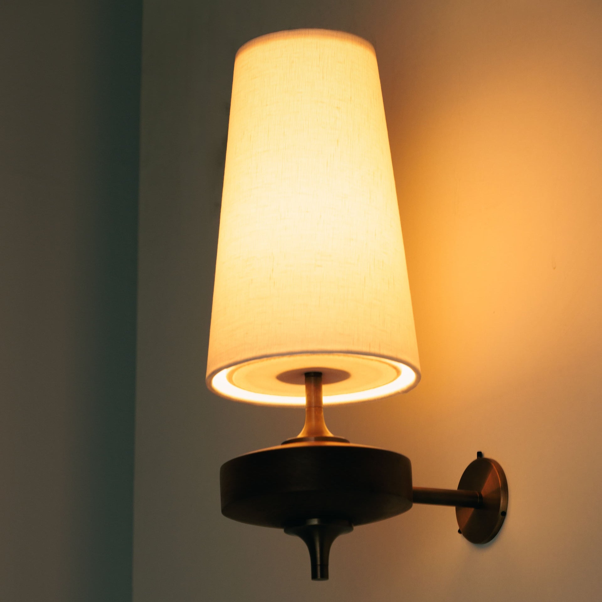 Alavari | Antiek Messing Geplooide Silhouet Stoffen Wandlamp