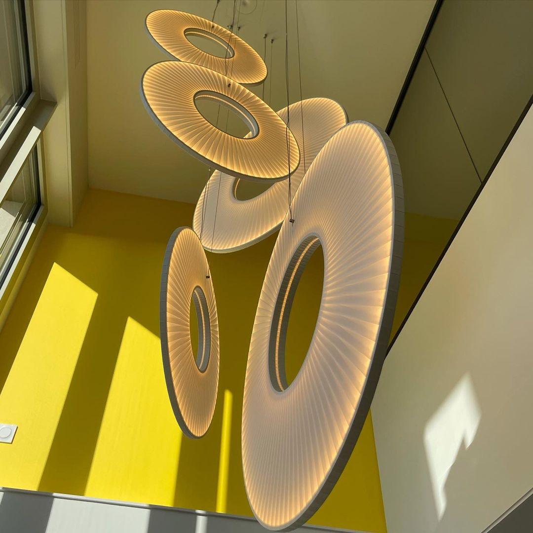 Elvandar | Geplooide Stof Architectonische Drijvende Hanglamp